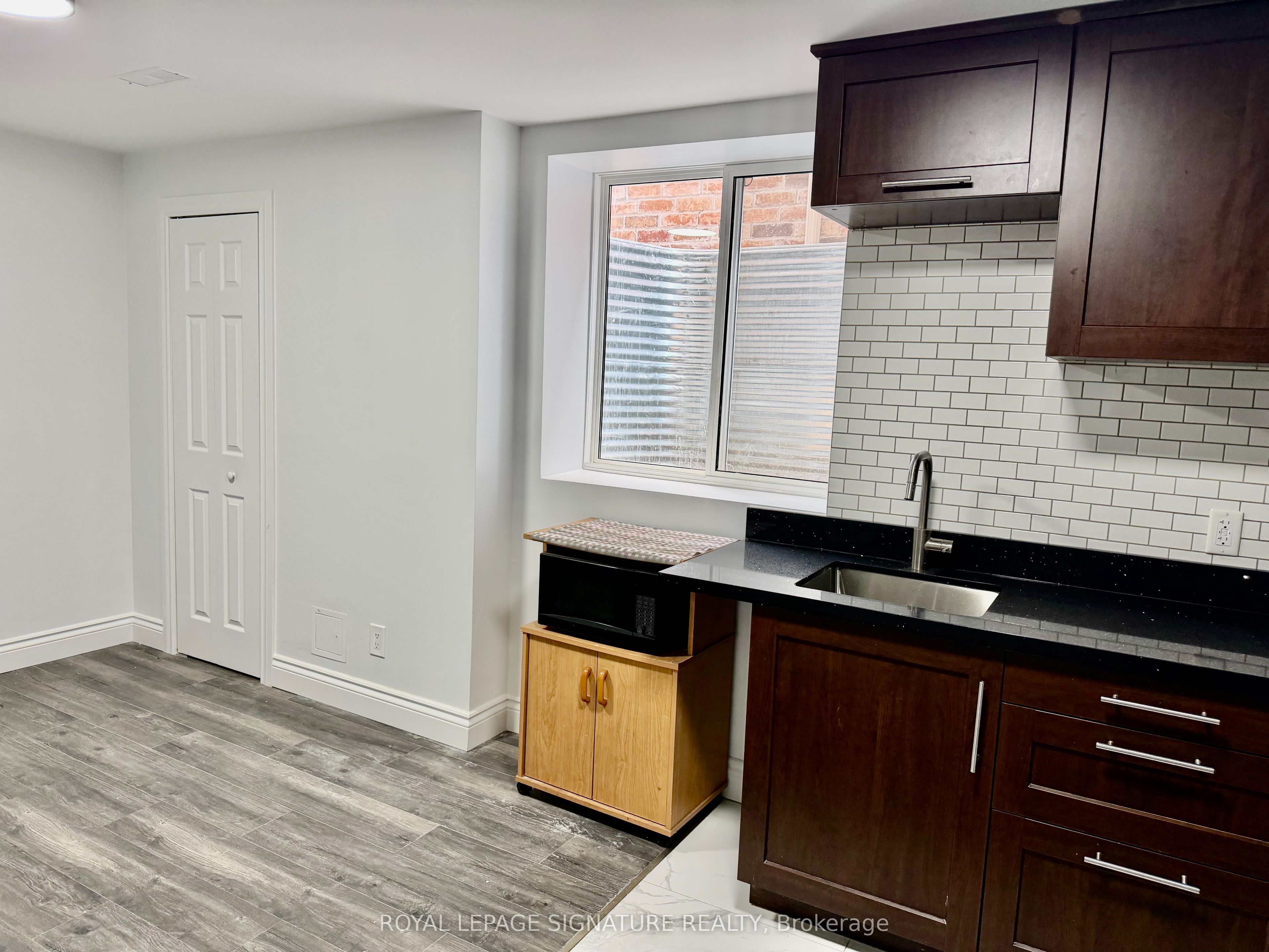 80 Midcrest Circle, Brampton, ON L6Y 0B7 photo 3