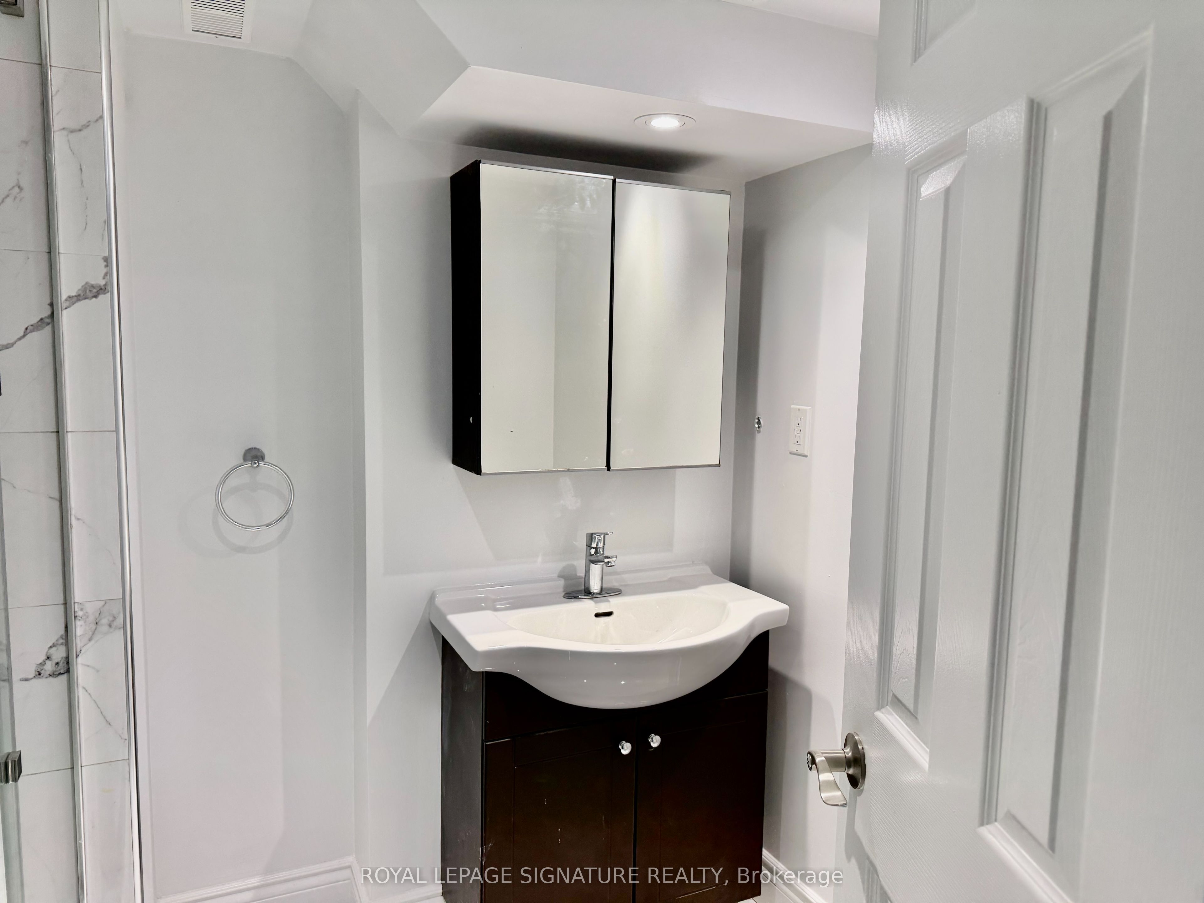 80 Midcrest Circle, Brampton, ON L6Y 0B7 photo 5