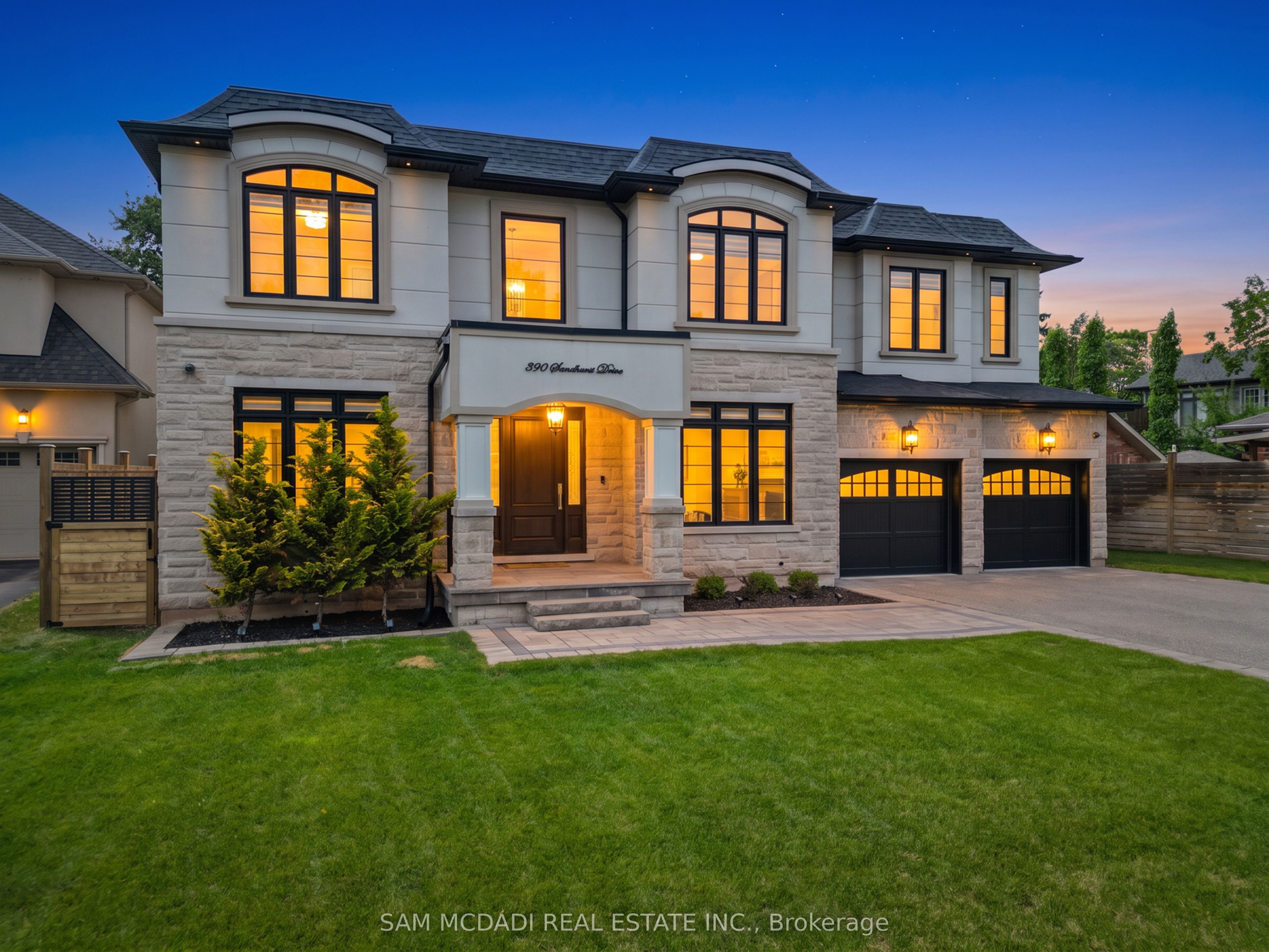 390 Sandhurst Drive, Oakville, ON L6L 4L3 photo 3