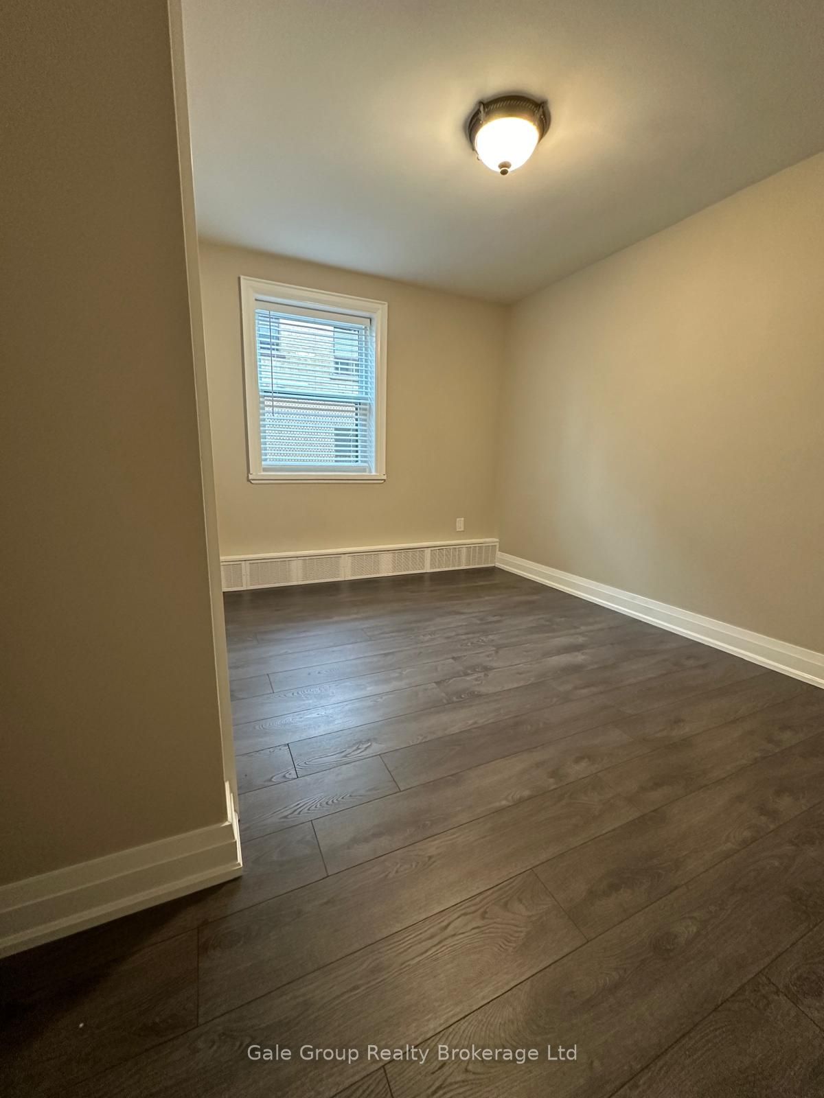 27 Paisley Boulevard Unit 2, Mississauga, ON L6A 1P3 photo 4