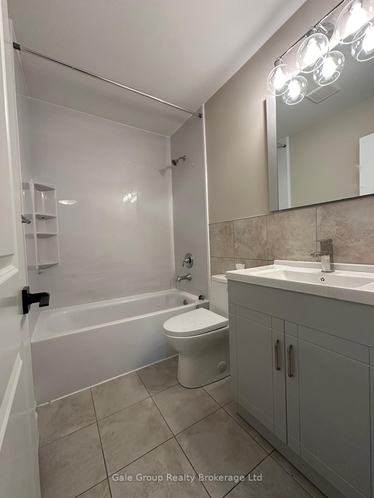 27 Paisley Boulevard Unit 2, Mississauga, ON L6A 1P3 photo 5