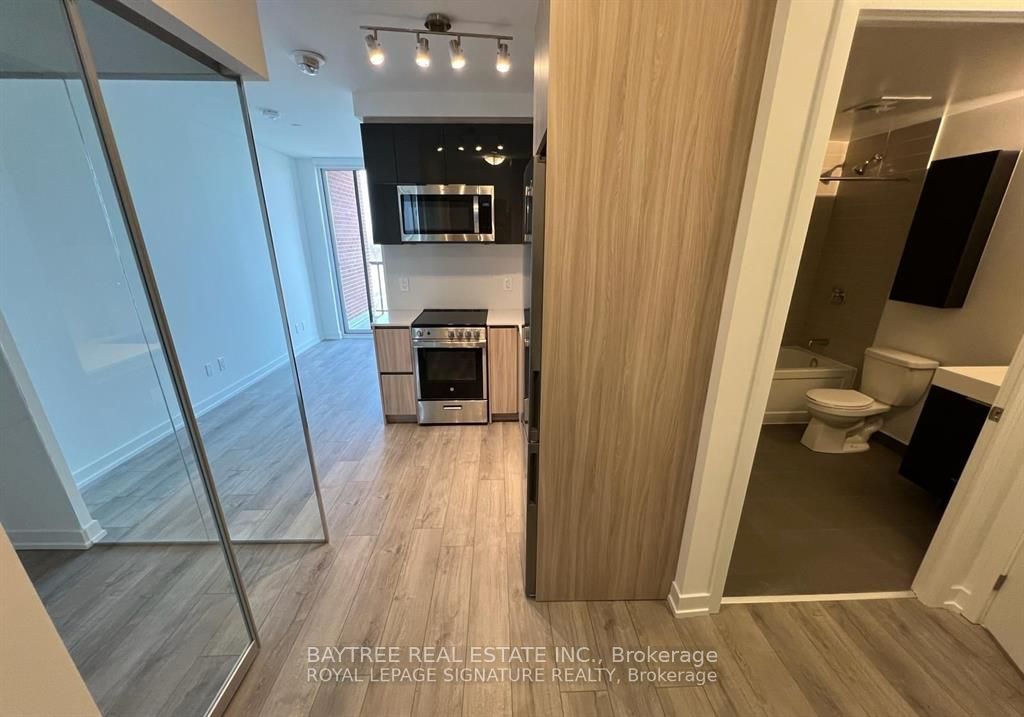 3100 Keele Street 1107, Toronto, ON M3M 0E1 photo 3