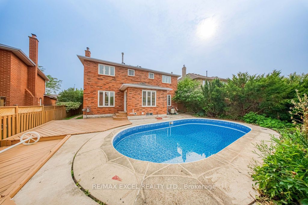 2105 Oakmead Boulevard, Oakville, ON L6H 5C2 photo 2
