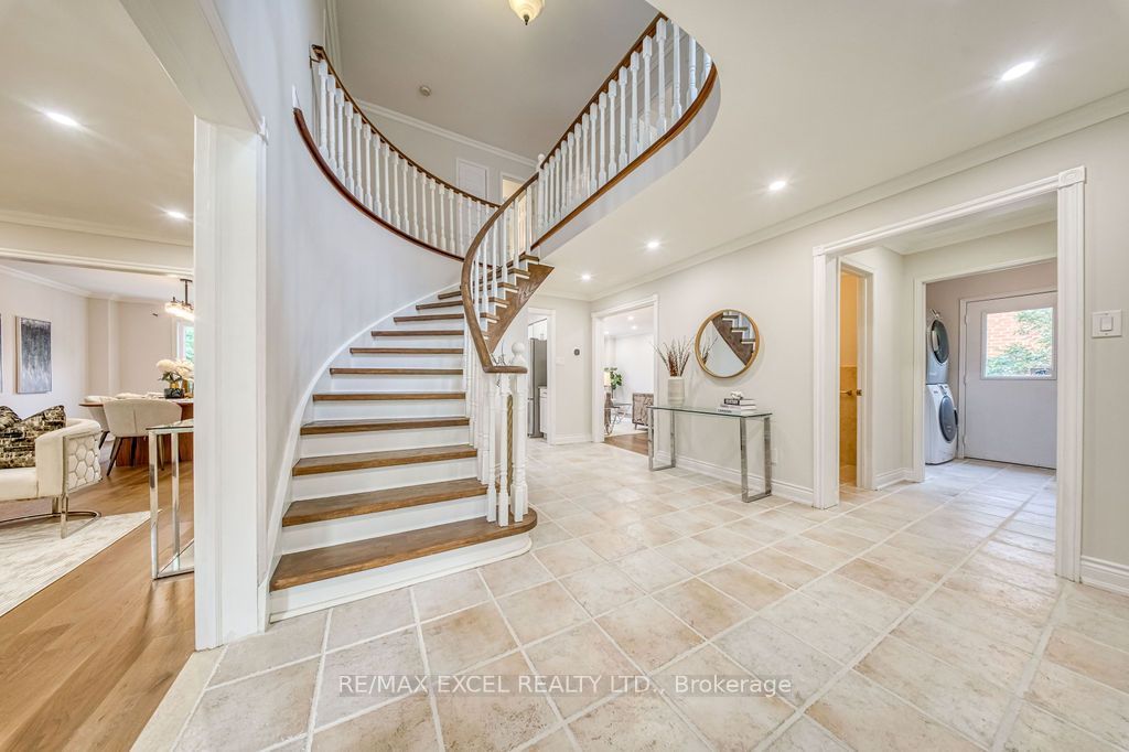 2105 Oakmead Boulevard, Oakville, ON L6H 5C2 photo 3