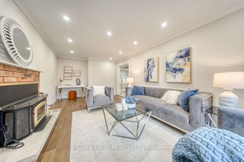 2105 Oakmead Boulevard, Oakville, ON L6H 5C2 photo 4