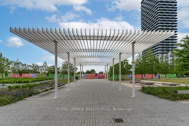 15 Zorra Street #1907, Toronto, ON M8Z 4Z6 photo 4