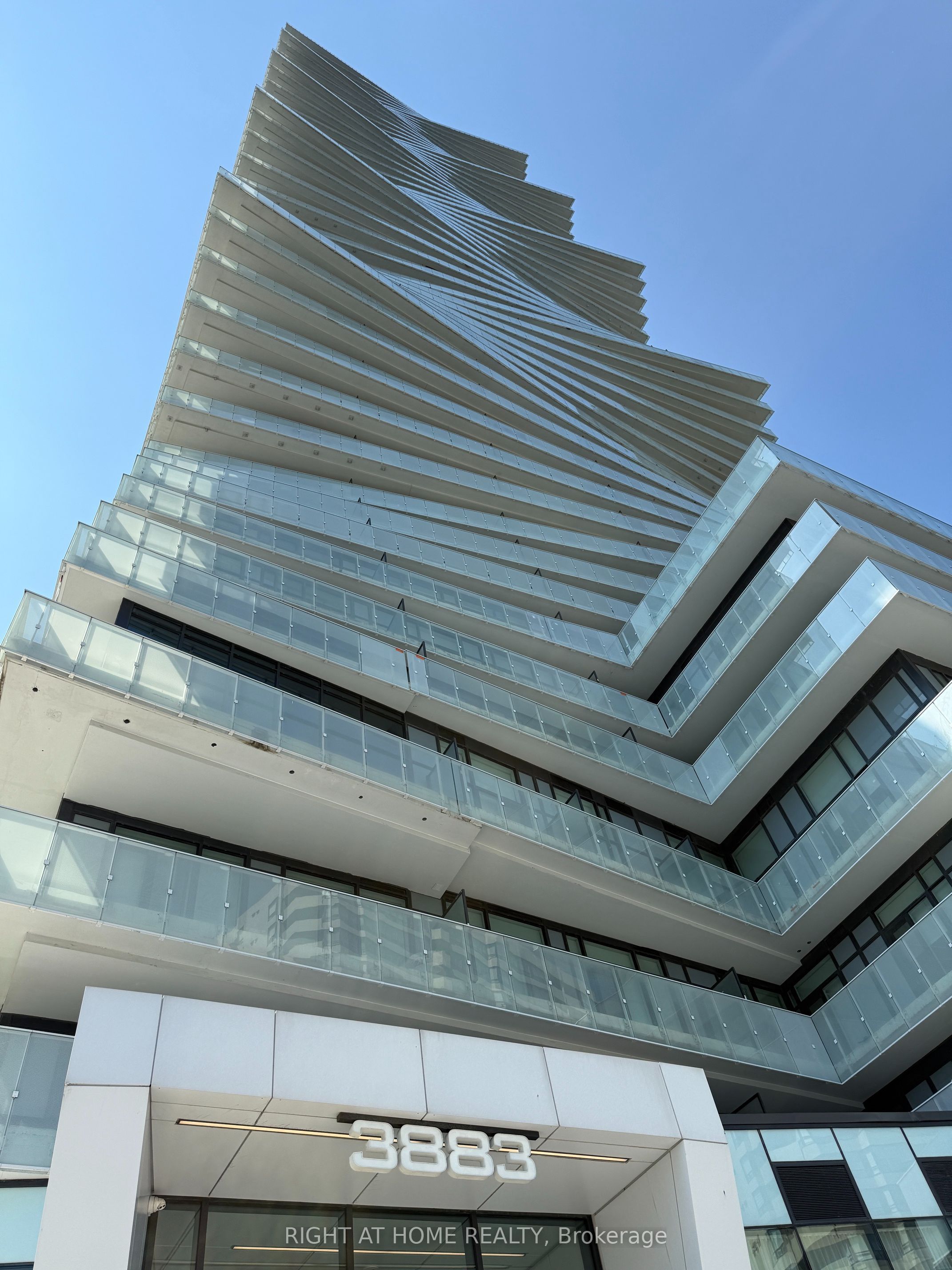 3883 Quartz Road 1010, Mississauga, ON L5B 0M4