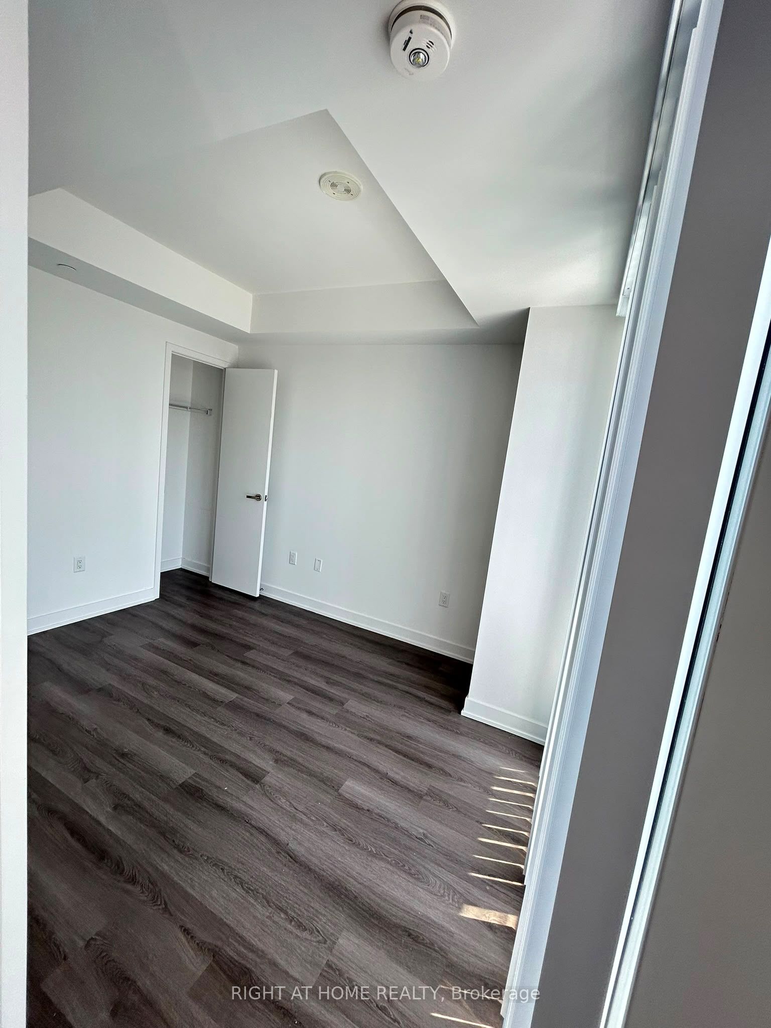 3883 Quartz Road 1010, Mississauga, ON L5B 0M4 photo 5