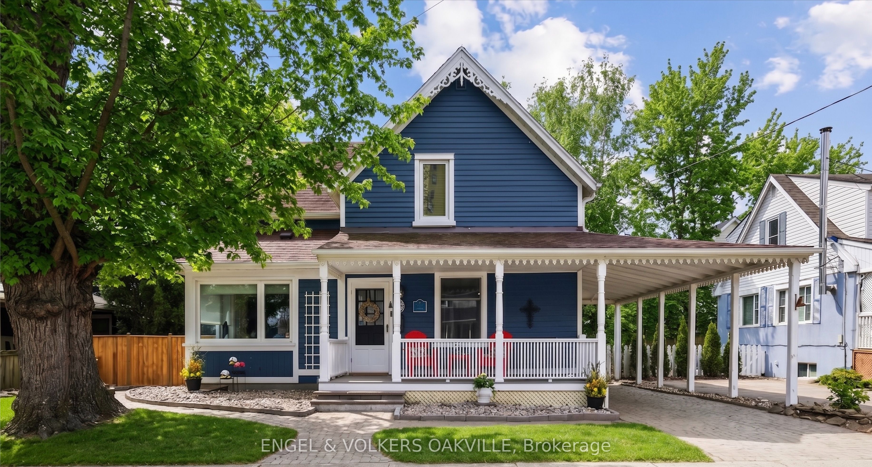 38 John Street S, Mississauga, ON L5H 2E6