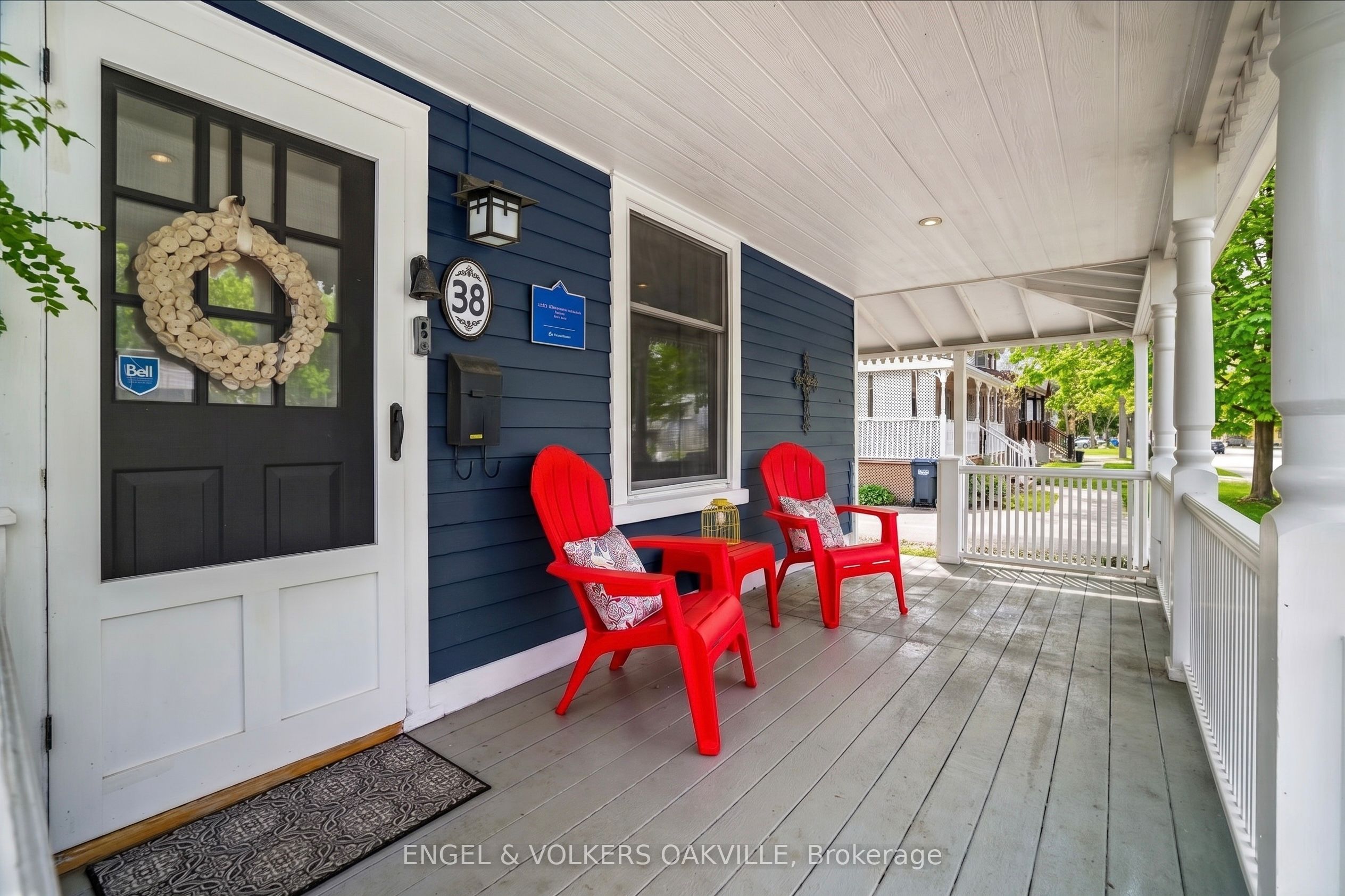 38 John Street S, Mississauga, ON L5H 2E6 photo 2
