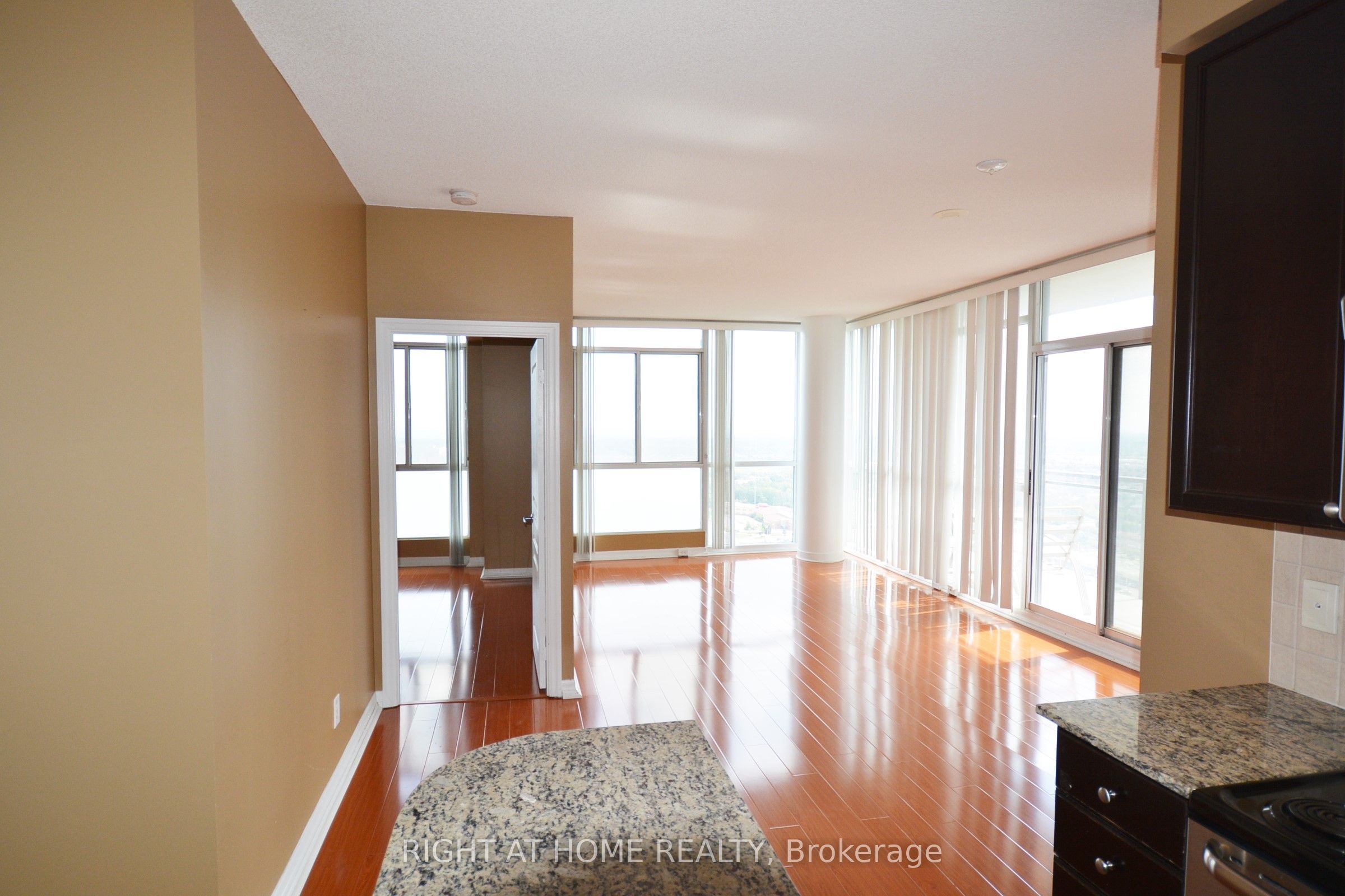 225 Webb Drive 3009, Mississauga, ON L5B 3Y5 photo 3