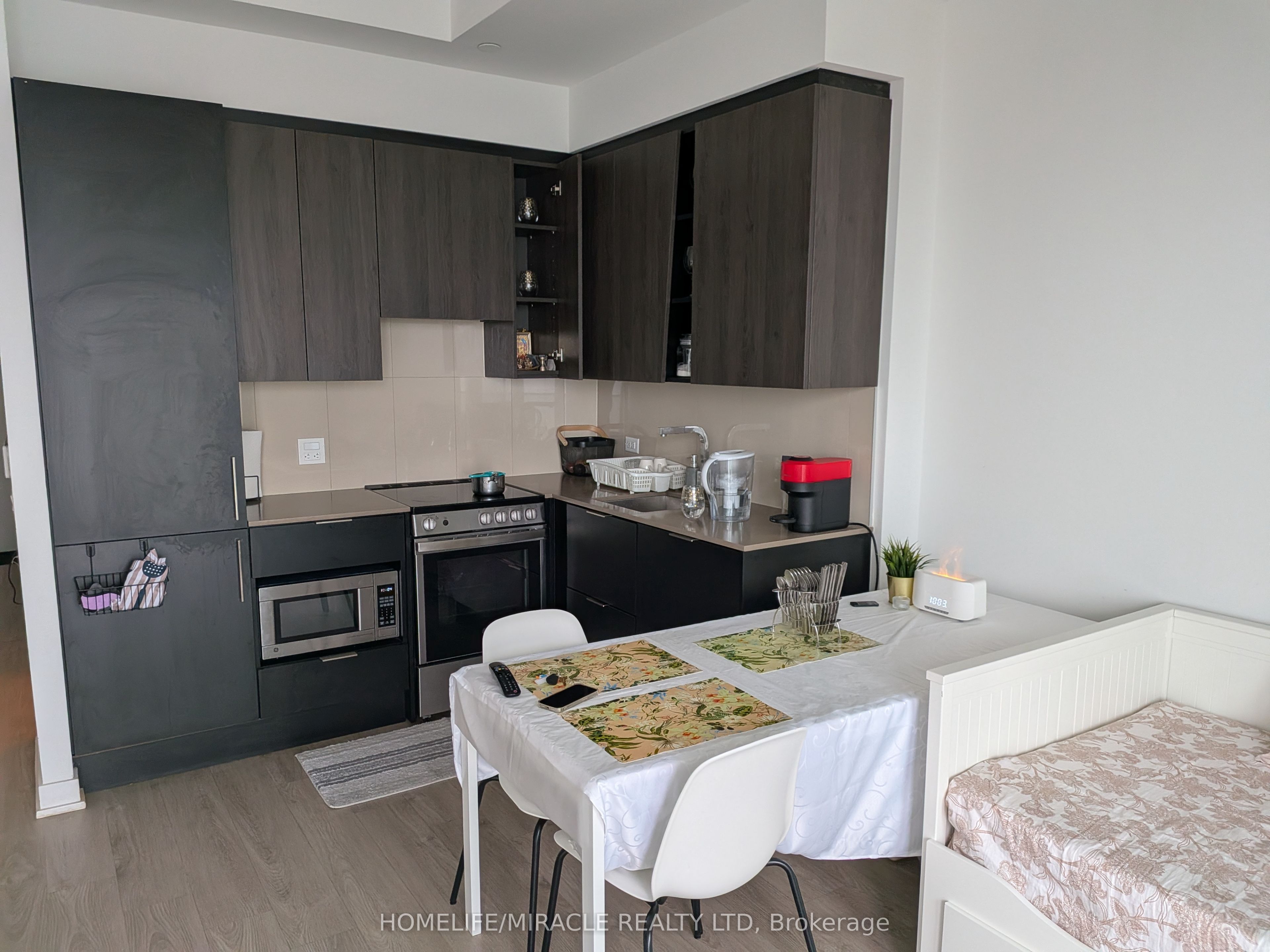 3900 Confederation Parkway 4205, Mississauga, ON L5B 0M3 photo 4