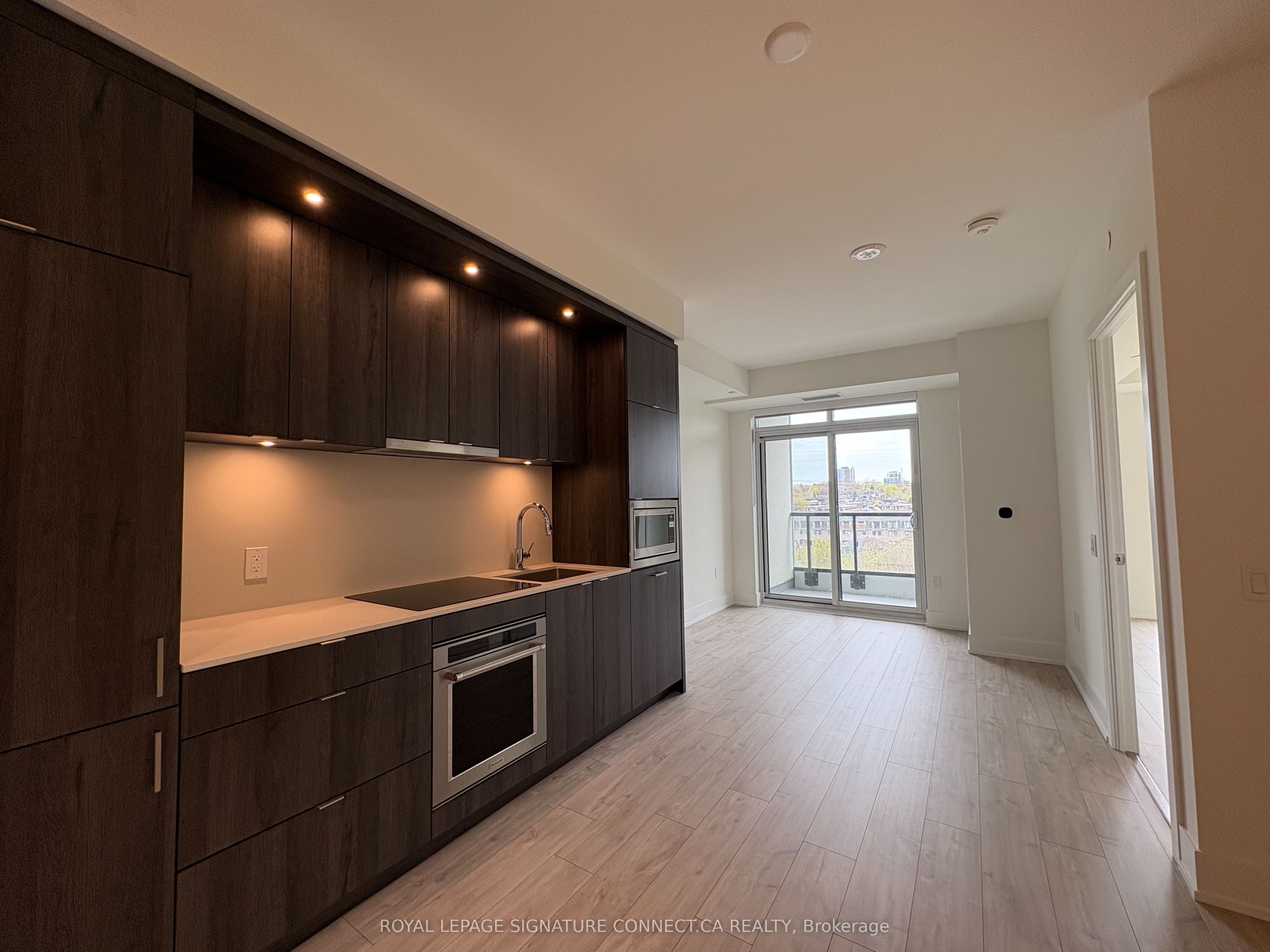 858 Dupont Street 608, Toronto, ON M6G 0C1 photo 3