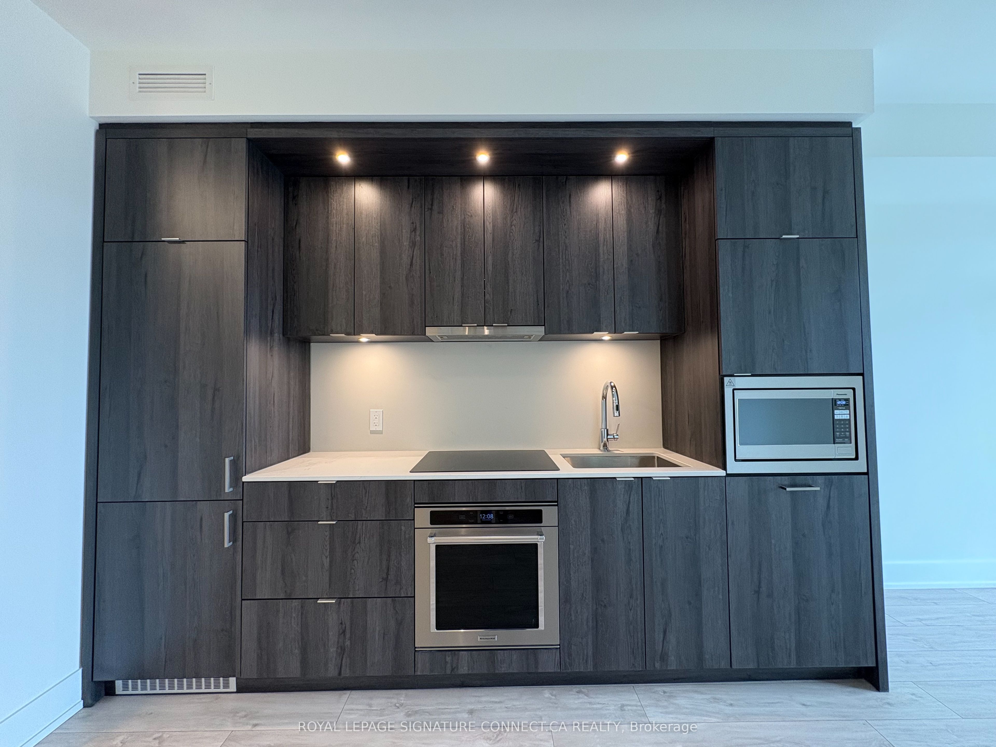 858 Dupont Street 608, Toronto, ON M6G 0C1 photo 5