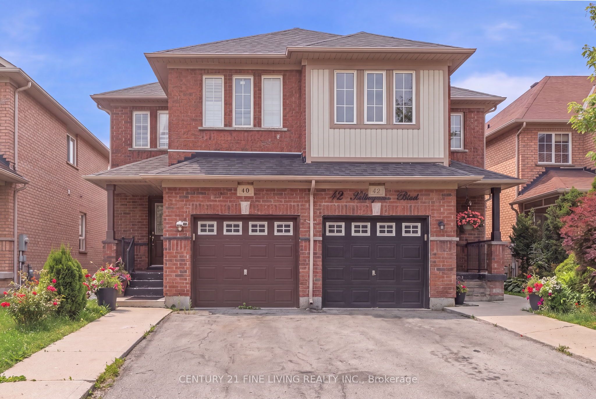 40 Hollowgrove Boulevard, Brampton, ON L6P 1B1 photo 2