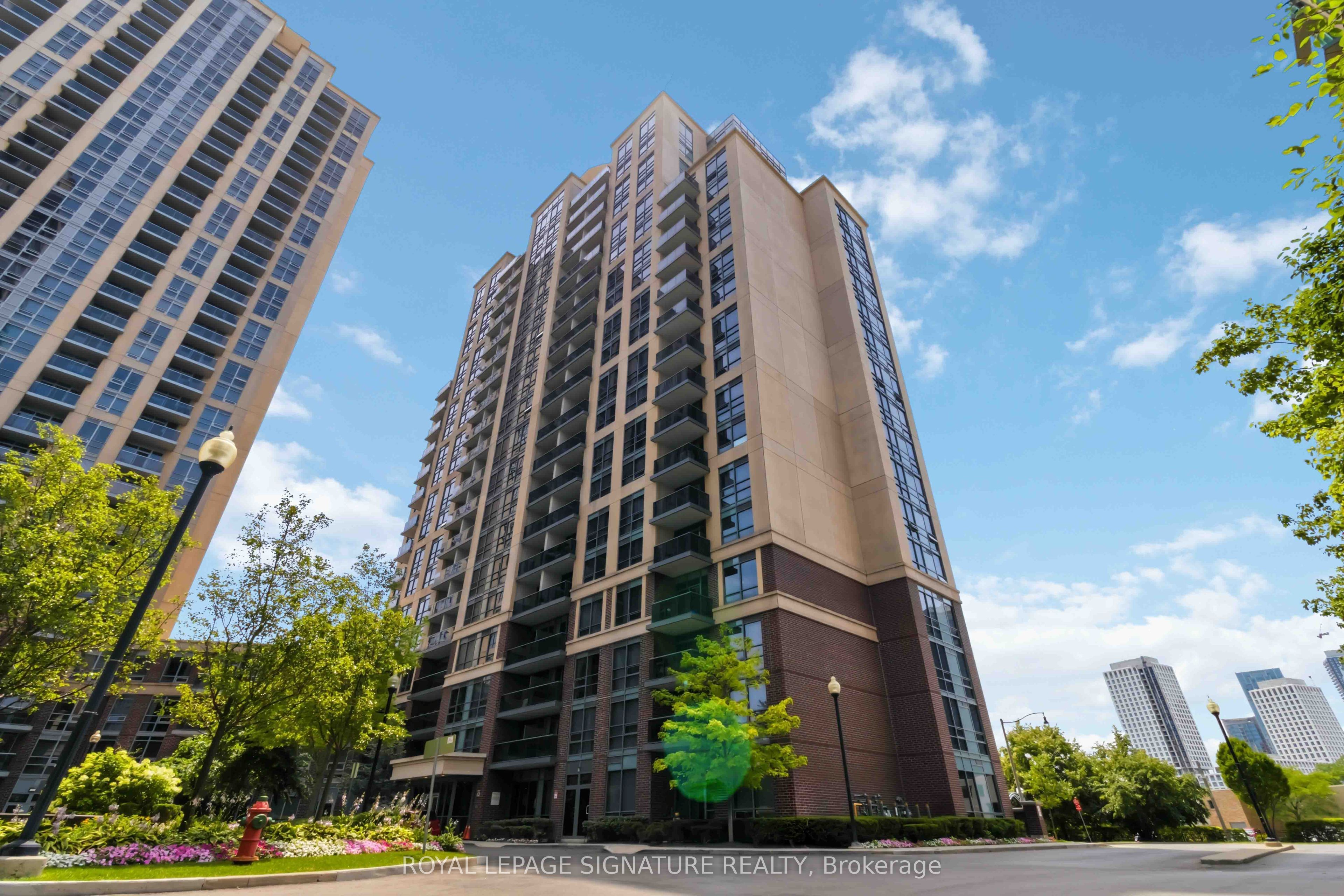 1 Michael Power Place 601, Toronto, ON M9A 0A1 photo 2