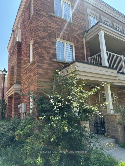 375 Cook Road 27, Toronto, ON M3J 3T6