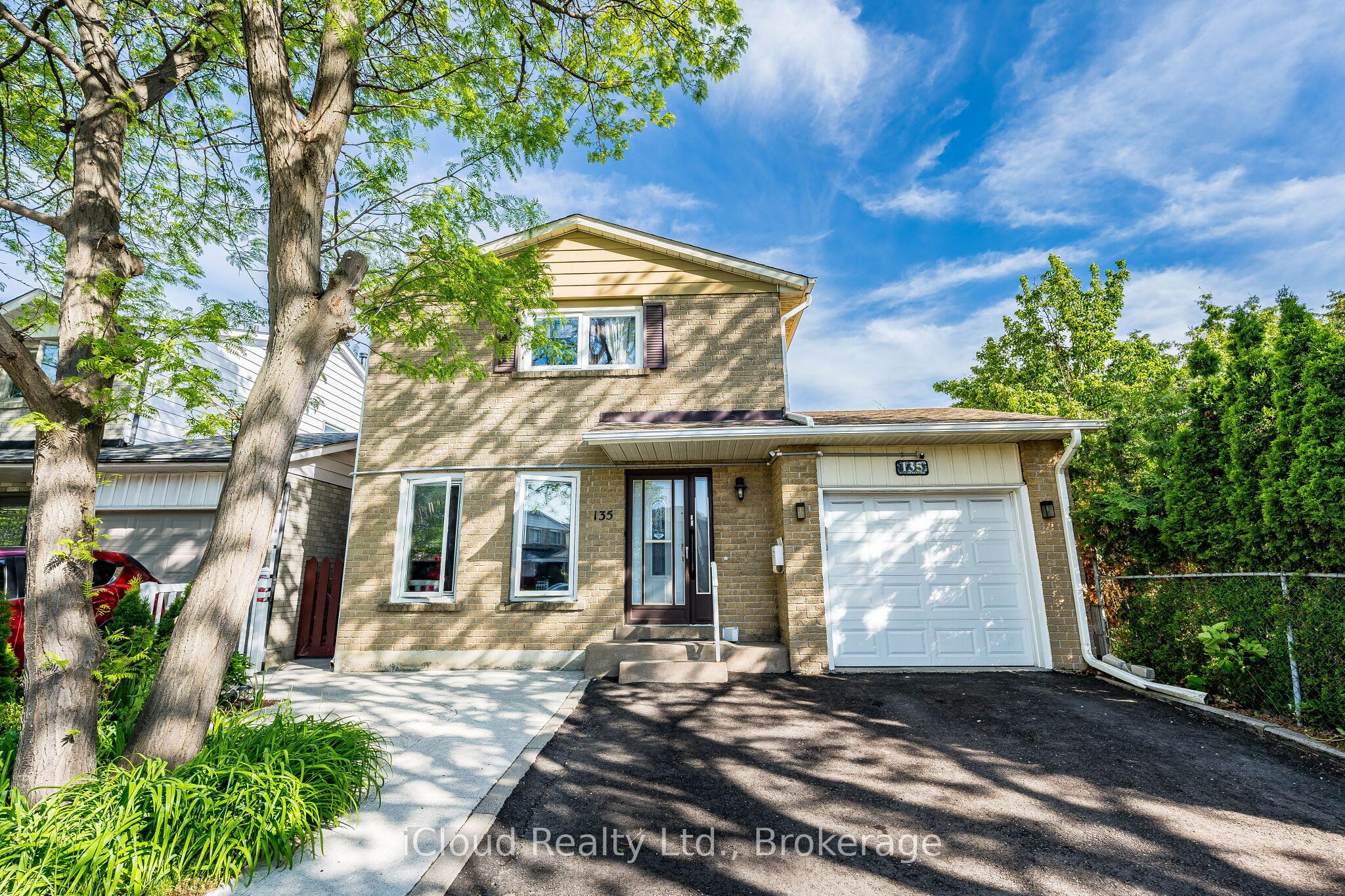 135 Autumn Glen Circle, Toronto, ON M9W 6B3