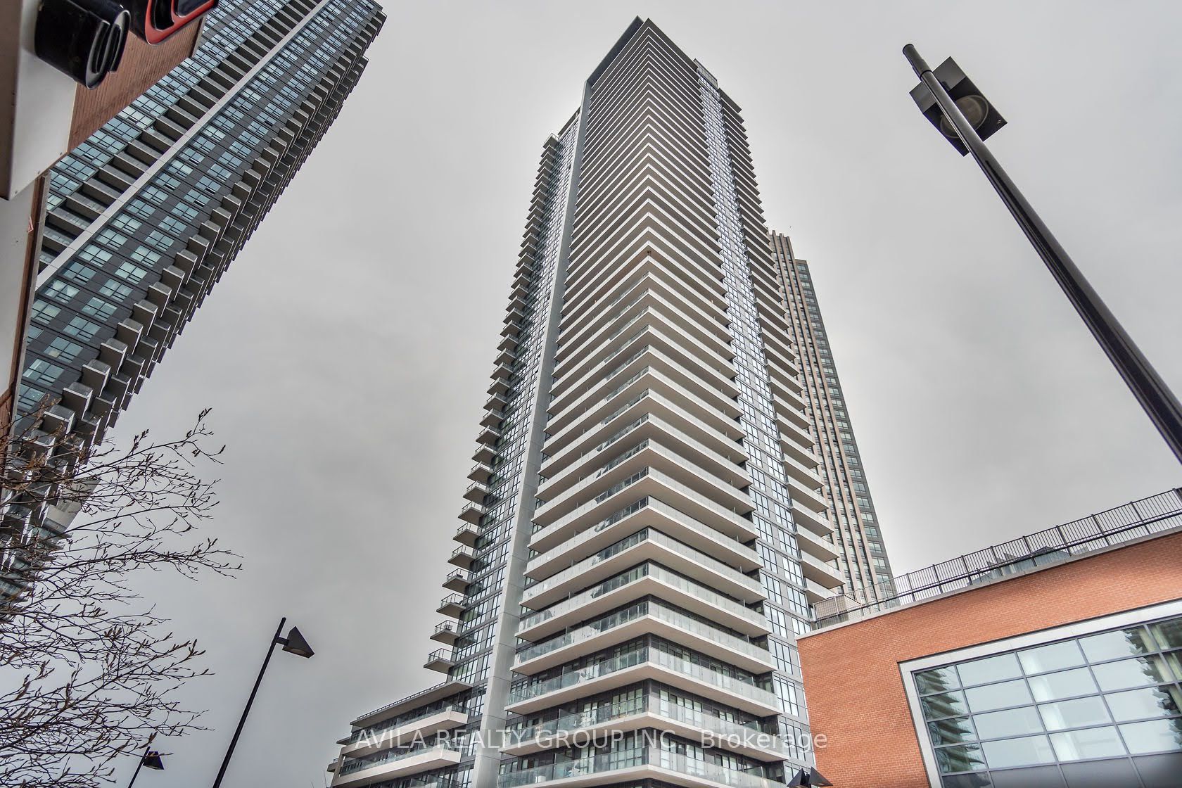 10 Park Lawn Road 320, Toronto, ON M8V 0H9 photo 2