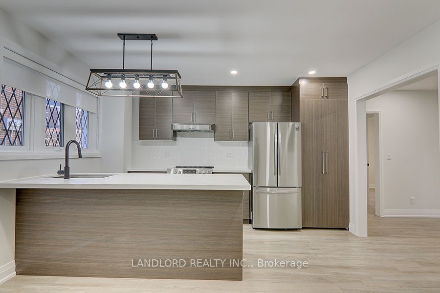 2520 Bloor Street W 12, Toronto, ON M6S 1R8 photo 3