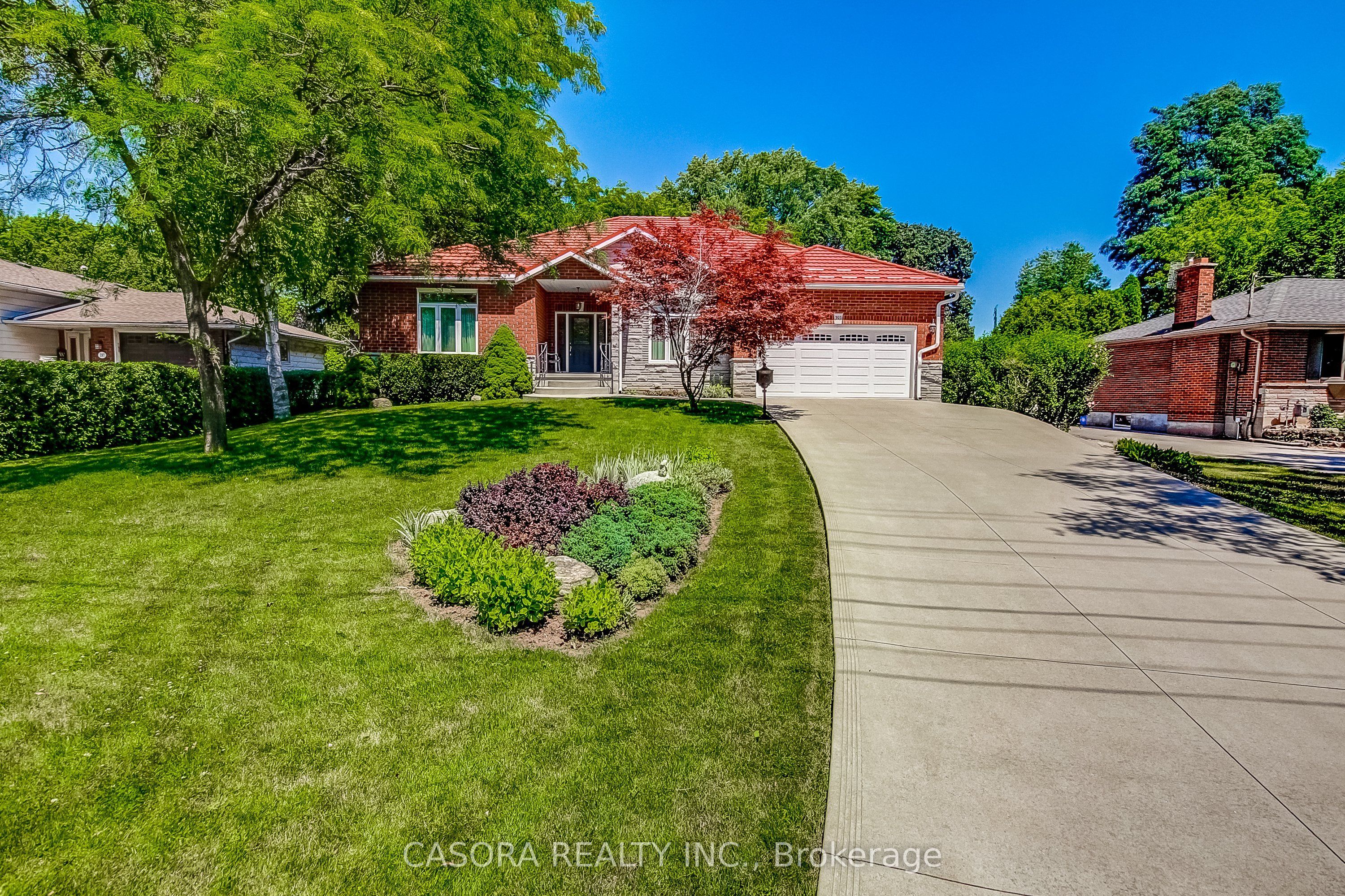 393 Henderson Road, Burlington, ON L7L 2P6