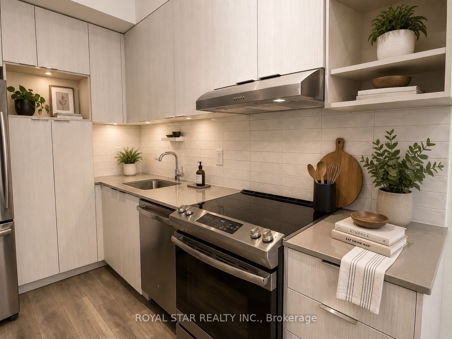 2520 Eglinton Avenue W 323, Mississauga, ON L5M 0Y4 photo 4