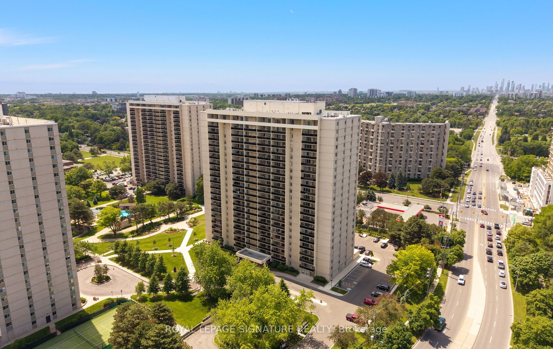 820 Burnhamthorpe Road 606, Toronto, ON M9C 4W2 photo 2