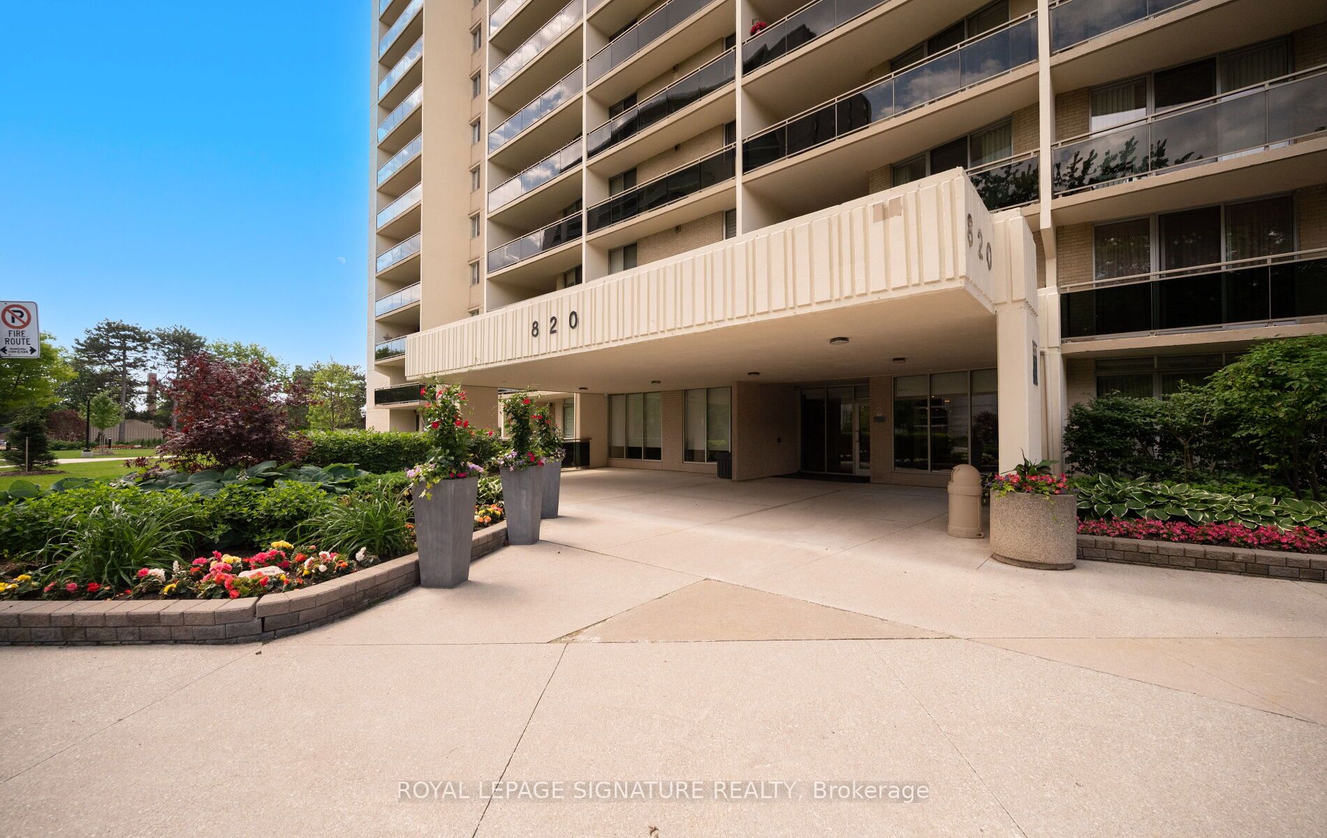 820 Burnhamthorpe Road 606, Toronto, ON M9C 4W2 photo 3