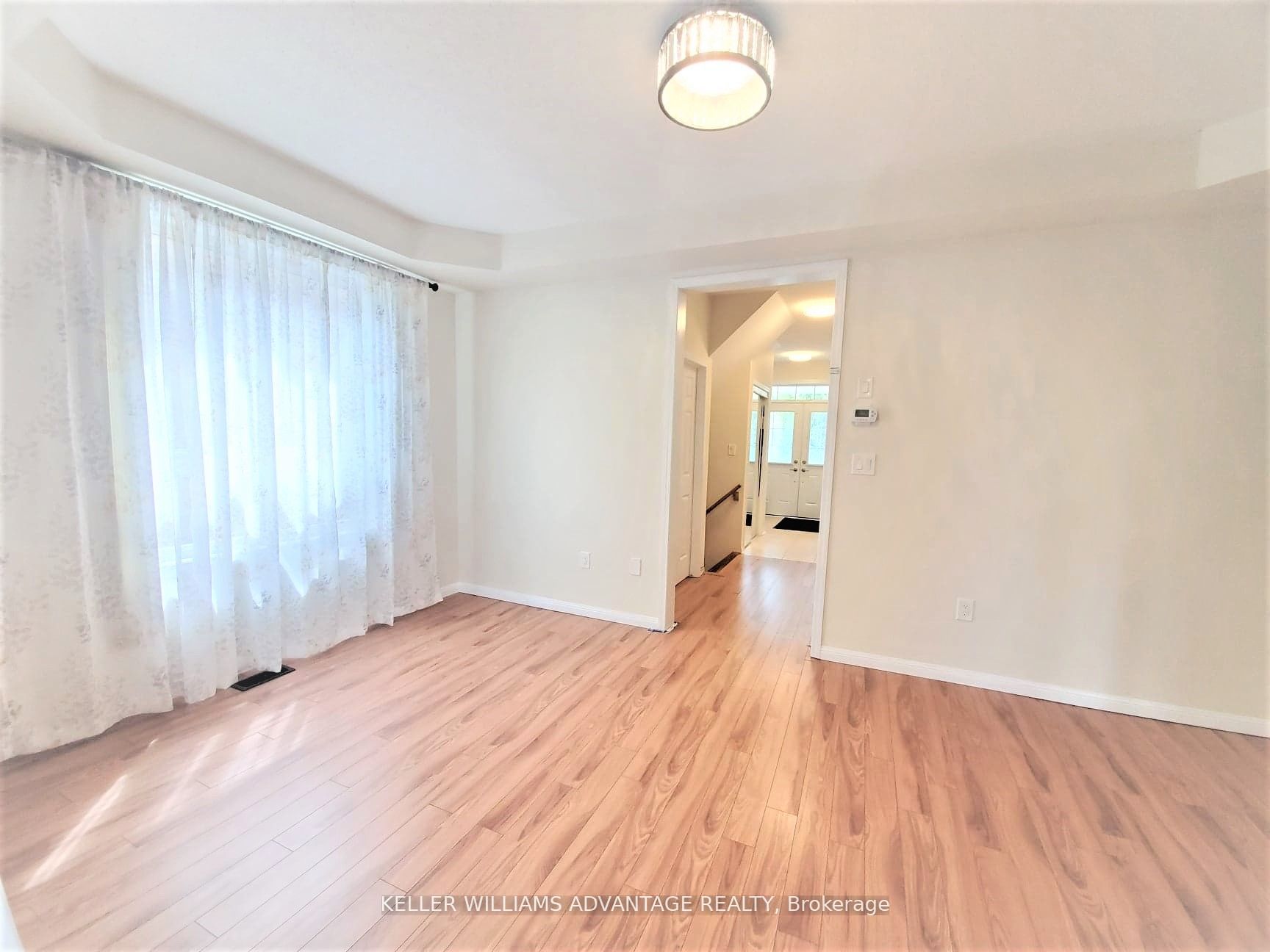 3827 Janice Drive, Mississauga, ON L5M 7Y6 photo 2