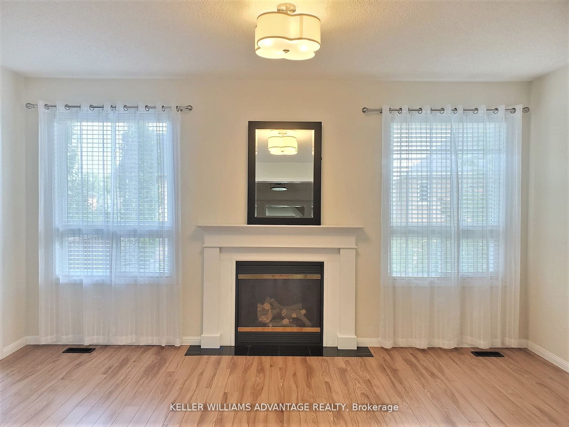 3827 Janice Drive, Mississauga, ON L5M 7Y6 photo 3