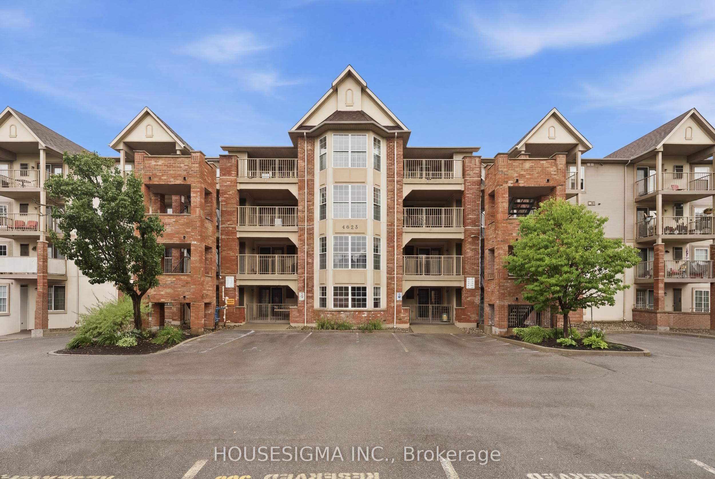 4025 Kilmer Drive 203, Burlington, ON L7M 4M5 photo 2