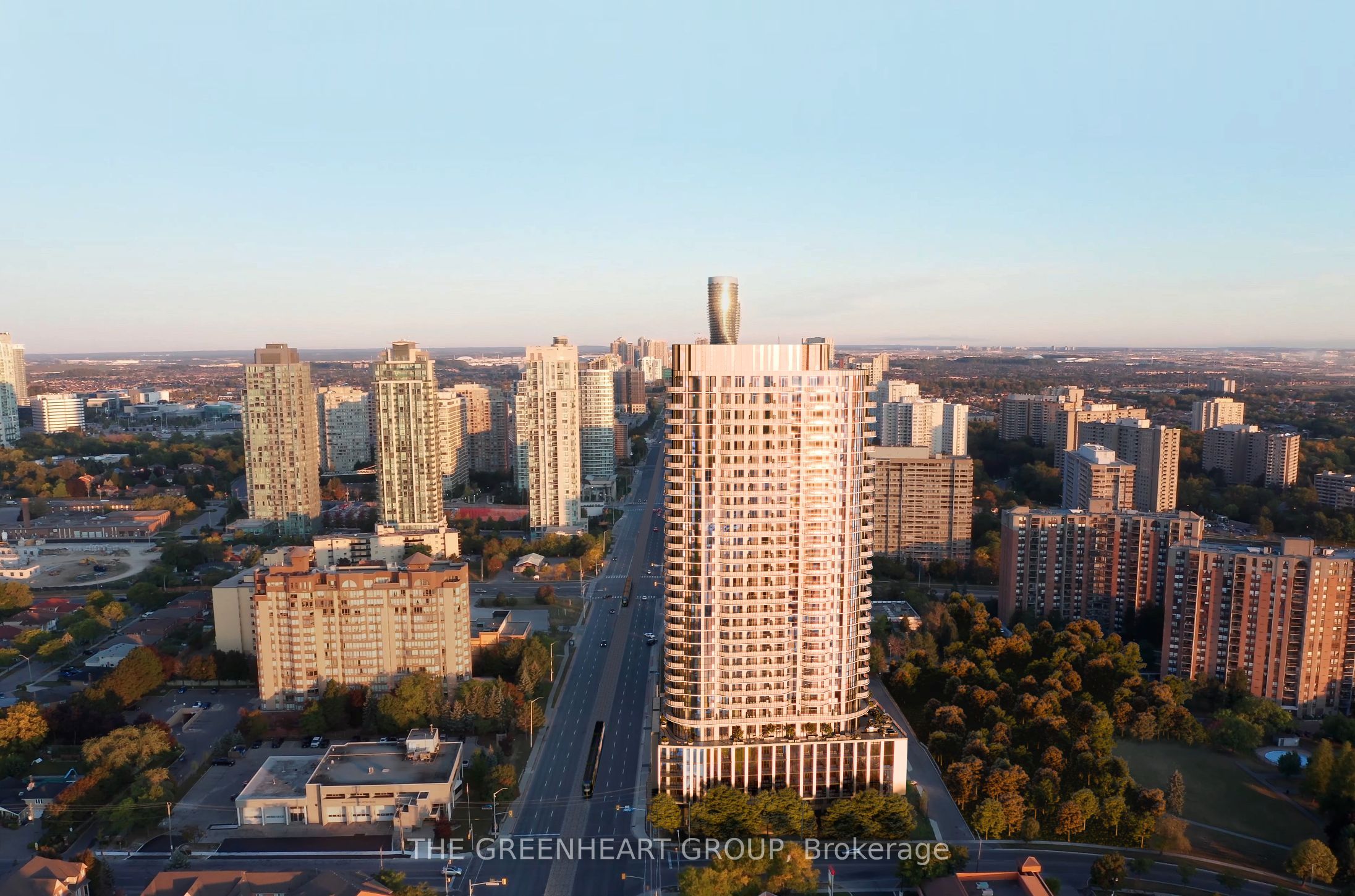 1 Fairview Road E 2002, Mississauga, ON L5A 0B4