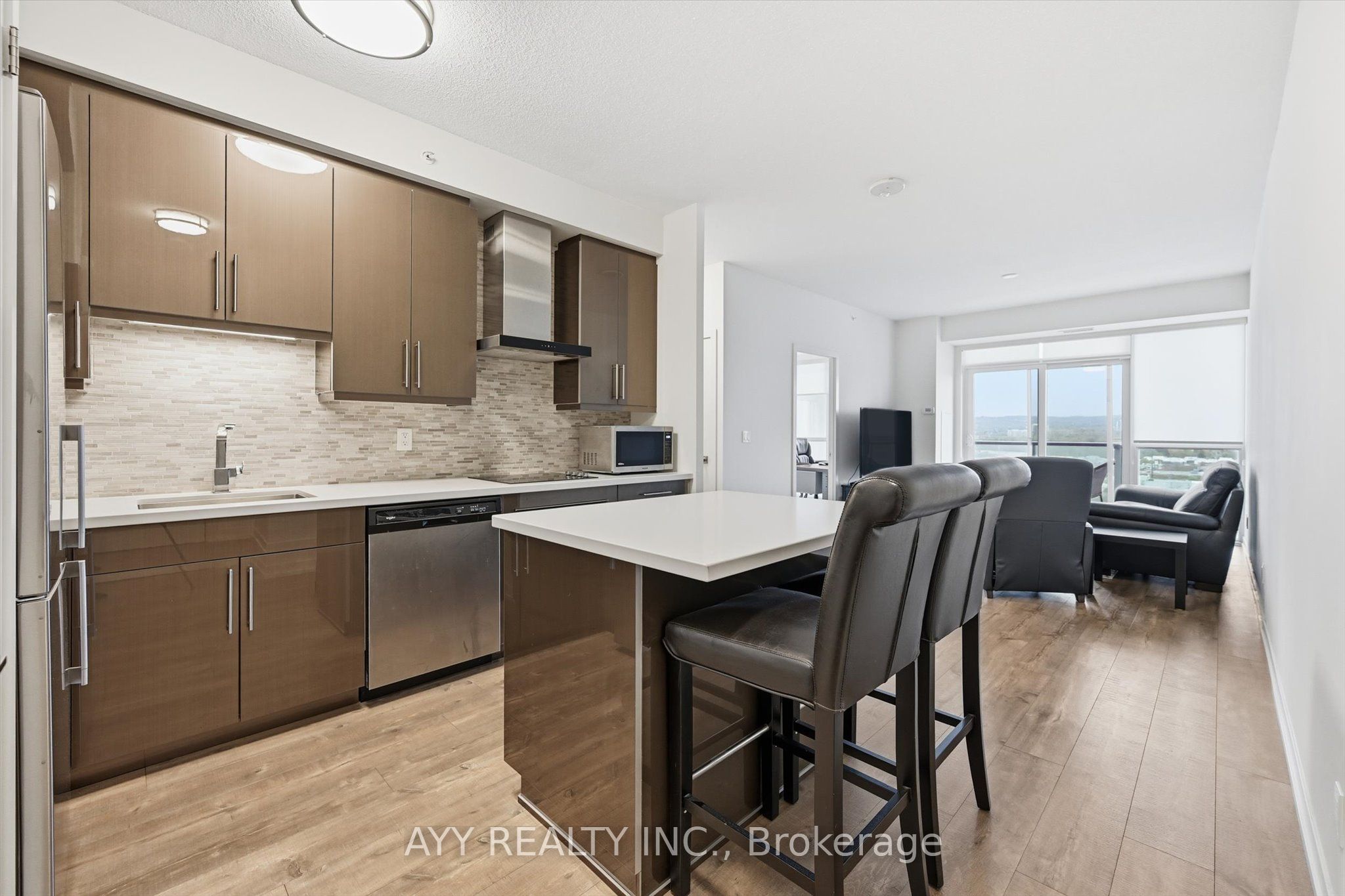 2093 Fairview Street 1709, Burlington, ON L7R 0E6 photo 3