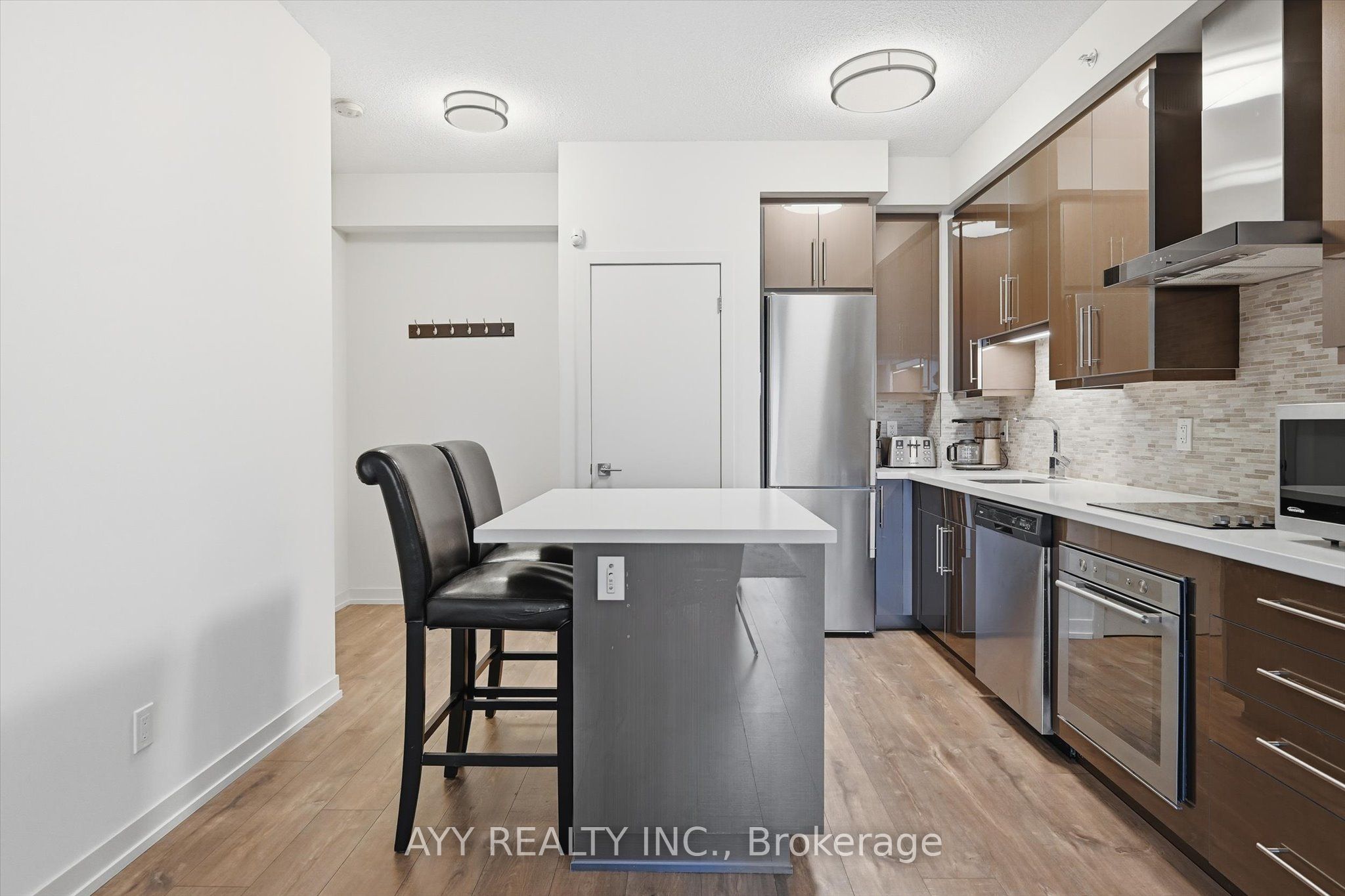 2093 Fairview Street 1709, Burlington, ON L7R 0E6 photo 5