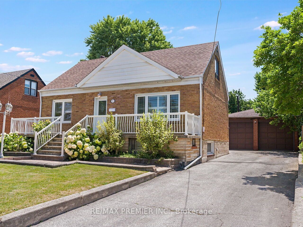 7 Mayall Avenue, Toronto, ON M3L 1E3 photo 3