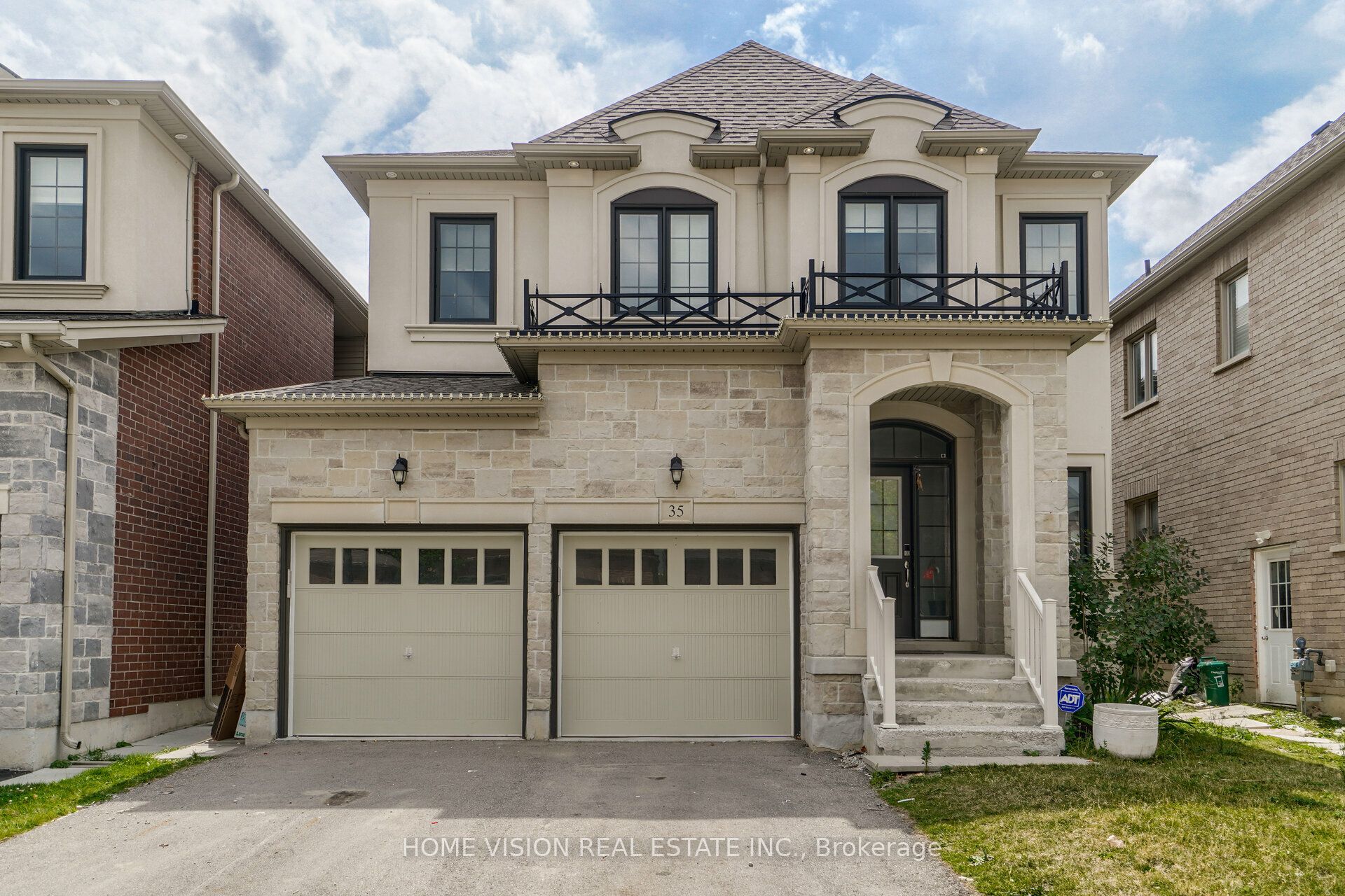 35 Little Britain- BSMT Crescent, Brampton, ON L6Y 0Y3