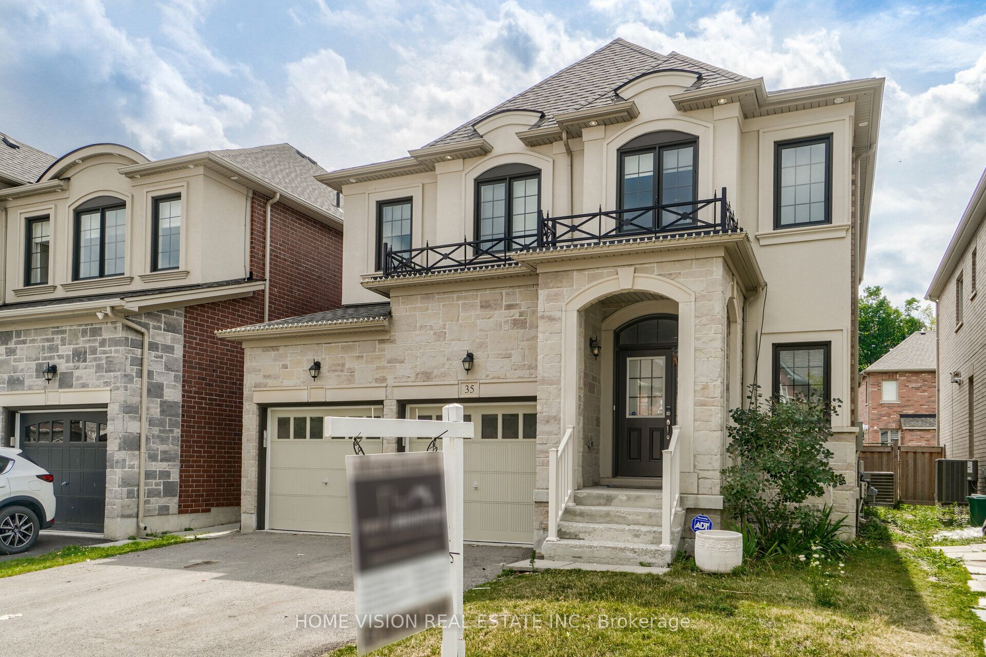 35 Little Britain- BSMT Crescent, Brampton, ON L6Y 0Y3 photo 2