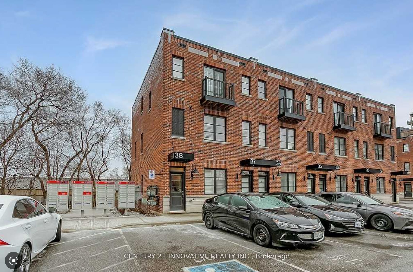 70 Plains Road W 38, Burlington, ON L7T 1E8