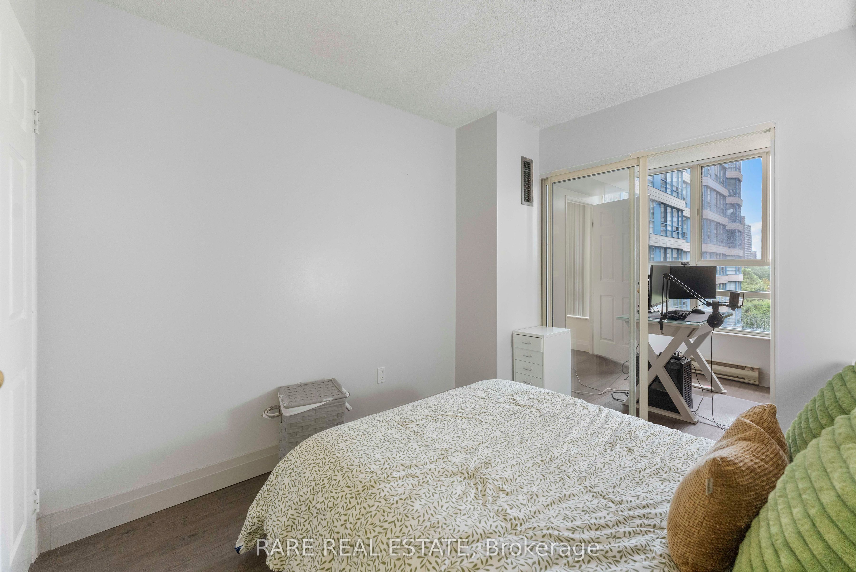 250 Webb Drive 513, Mississauga, ON L5B 3Z4 photo 5