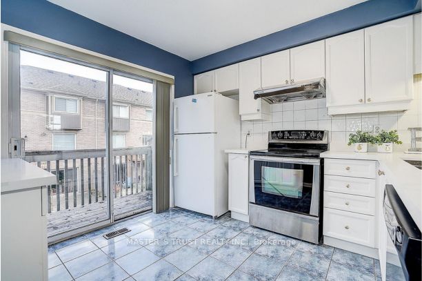 5535 Glen Erin Drive 48, Mississauga, ON L5M 6H1 photo 4
