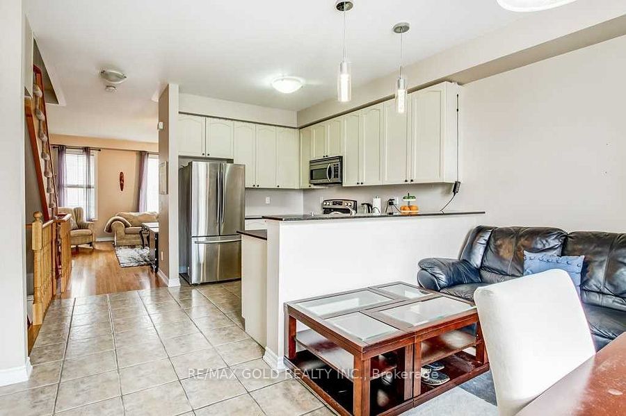 6 Cailiff Street, Brampton, ON L6Y 0P9 photo 3