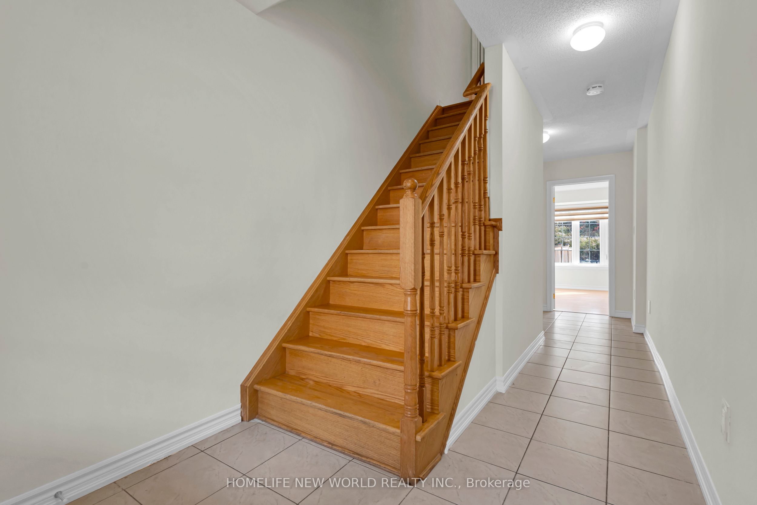 8 Shiff Crescent, Brampton, ON L6Z 0H5 photo 3