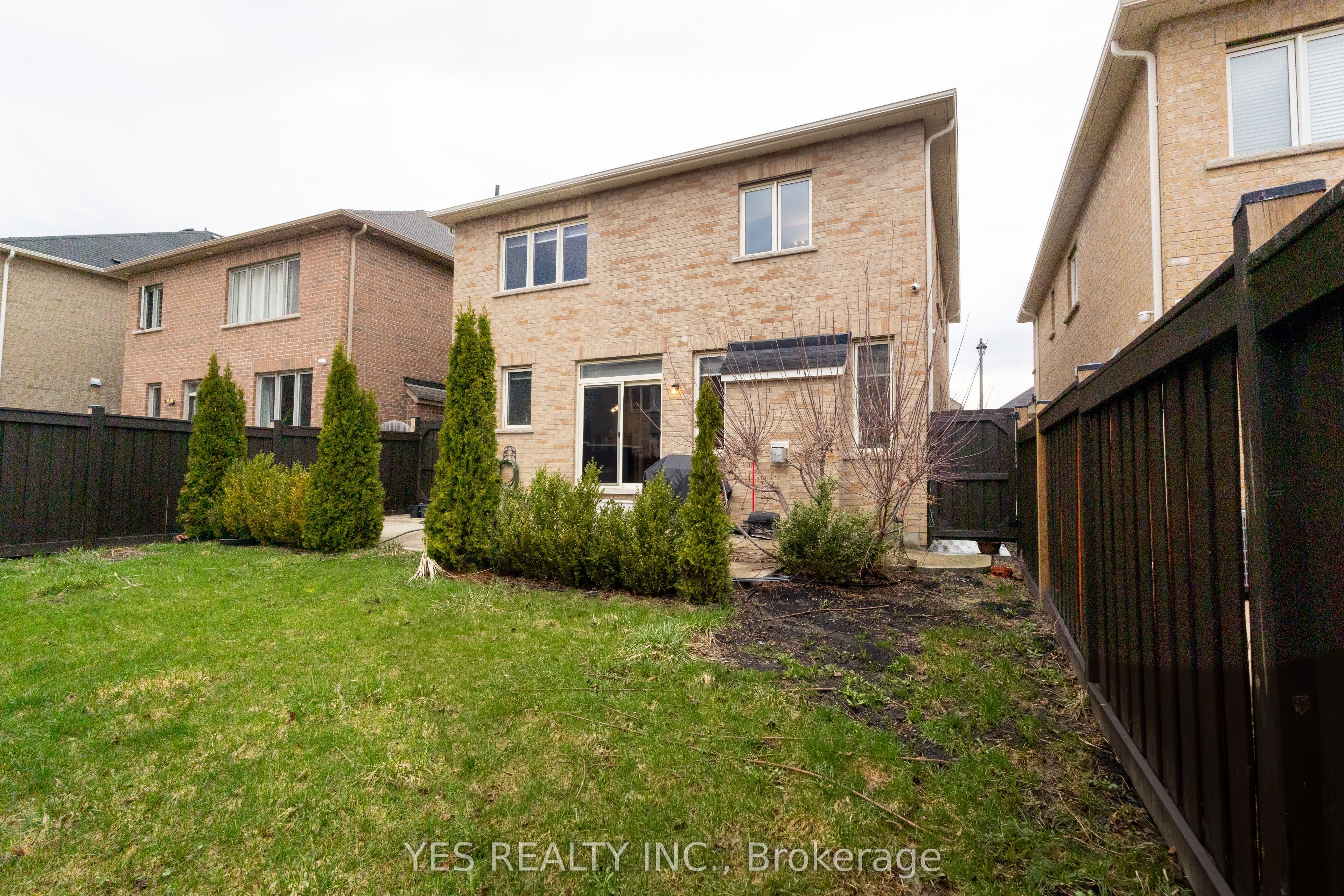 34 Newhouse Boulevard, Caledon, ON L7C 4A1 photo 2