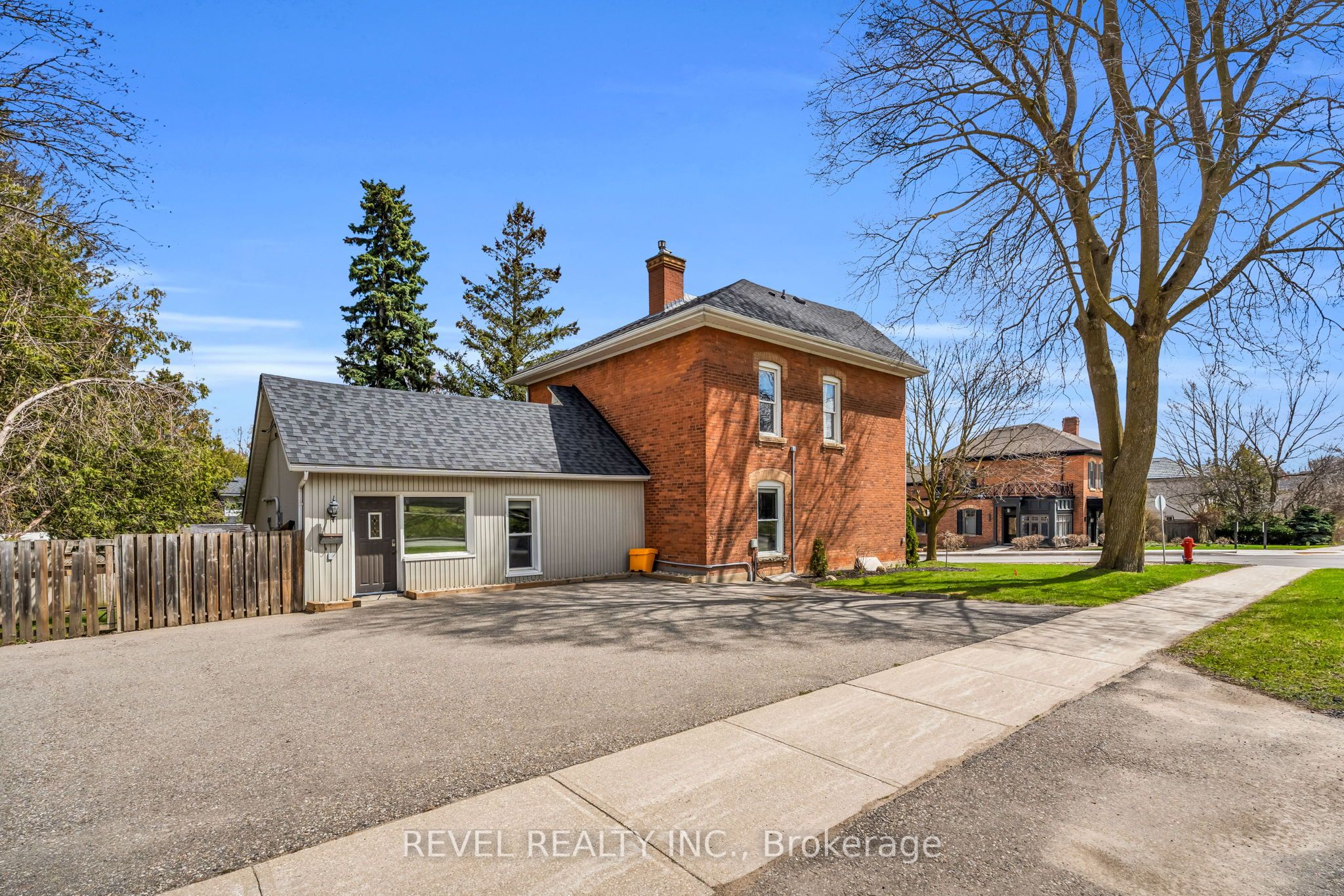 1 Third Avenue, Orangeville, ON L9W 1G8 photo 2