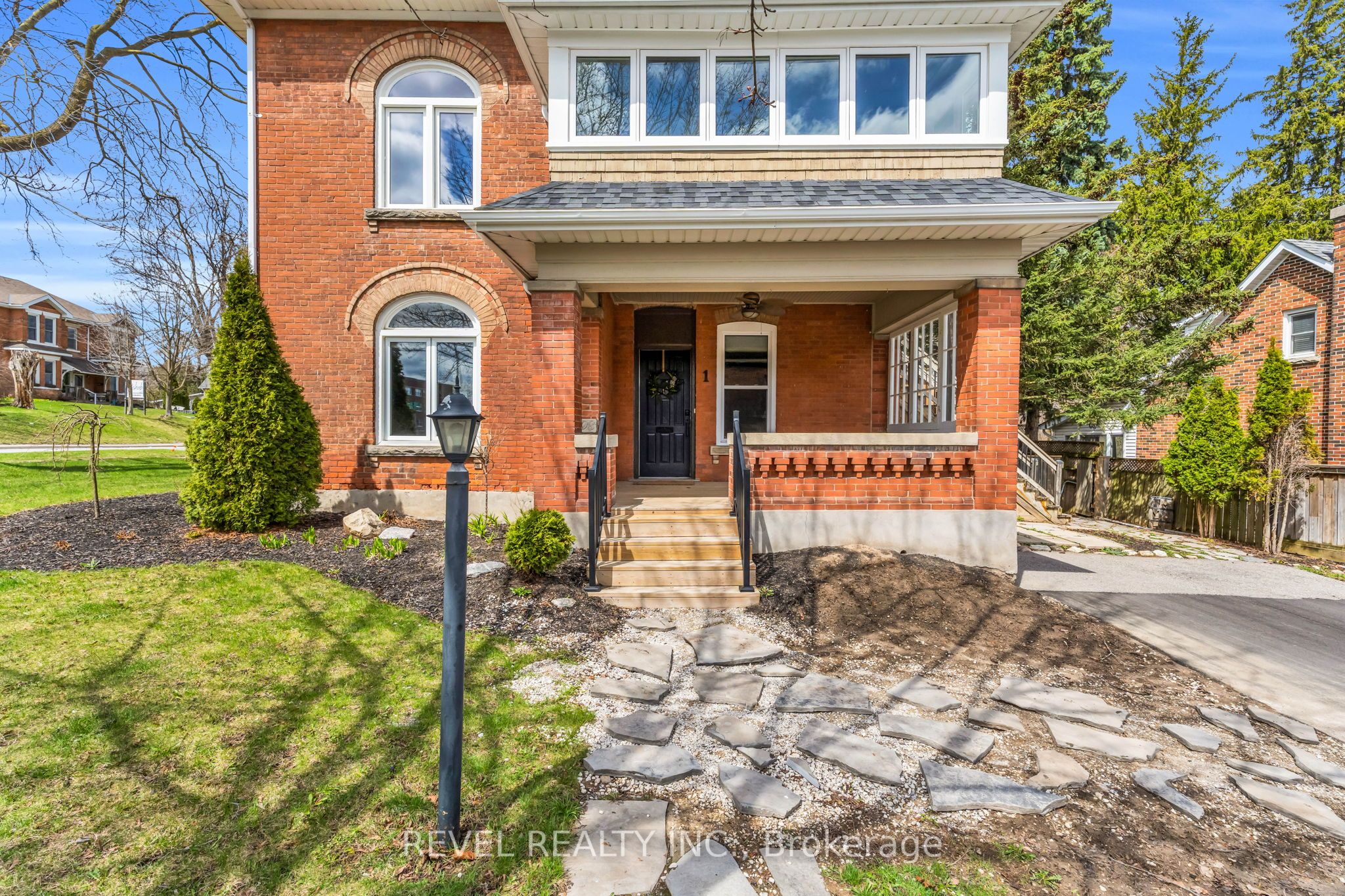 1 Third Avenue, Orangeville, ON L9W 1G8 photo 4