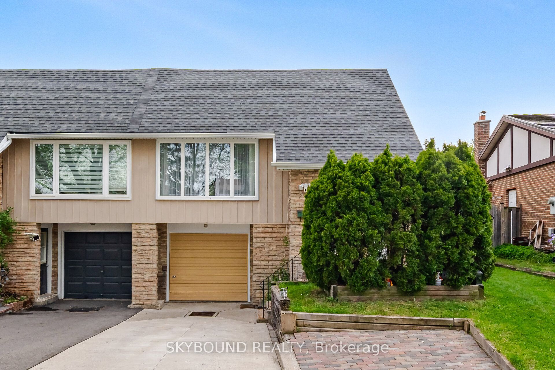 7217 Fayette Circle, Mississauga, ON L5N 1Y5 photo 2