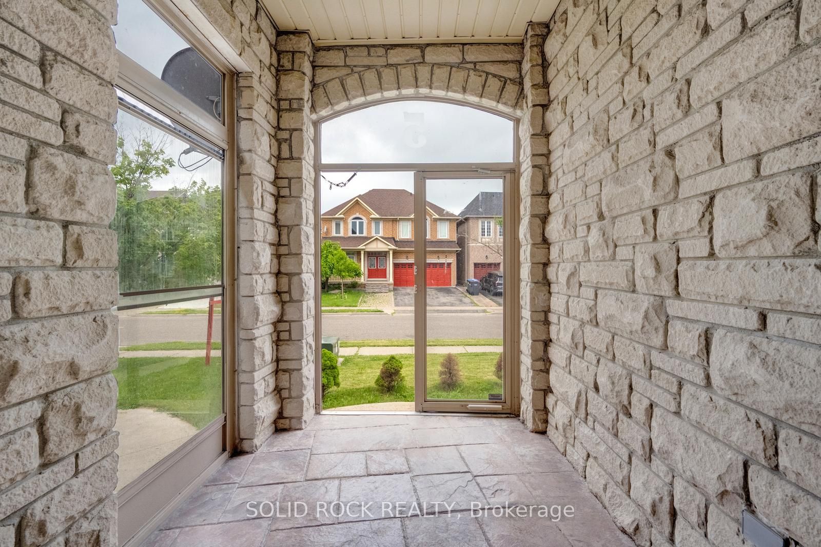 5 Freshspring Drive, Brampton, ON L6R 3H6 photo 4