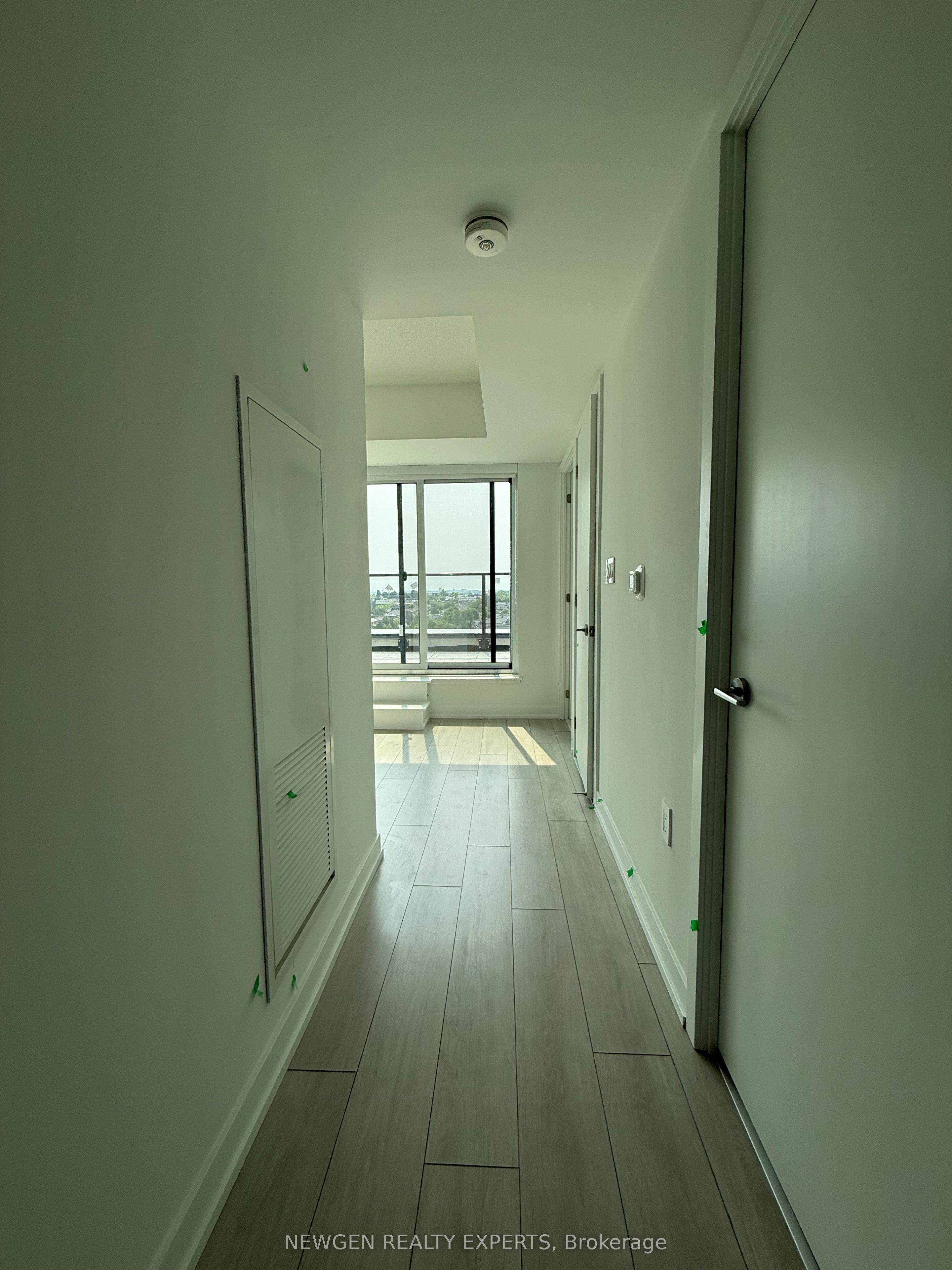 556 Marlee Avenue 912, Toronto, ON M6B 0B1 photo 2