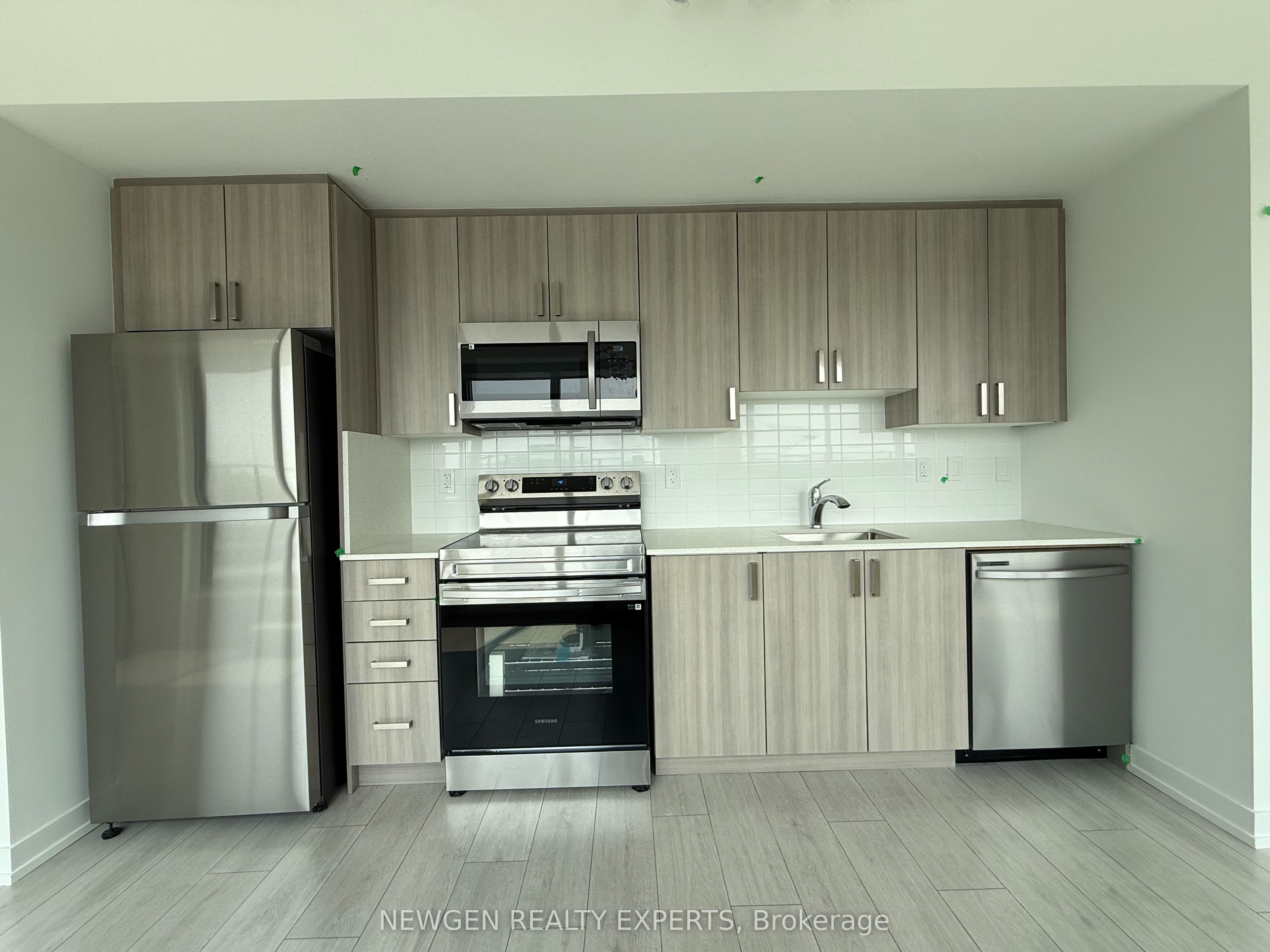 556 Marlee Avenue 912, Toronto, ON M6B 0B1 photo 4