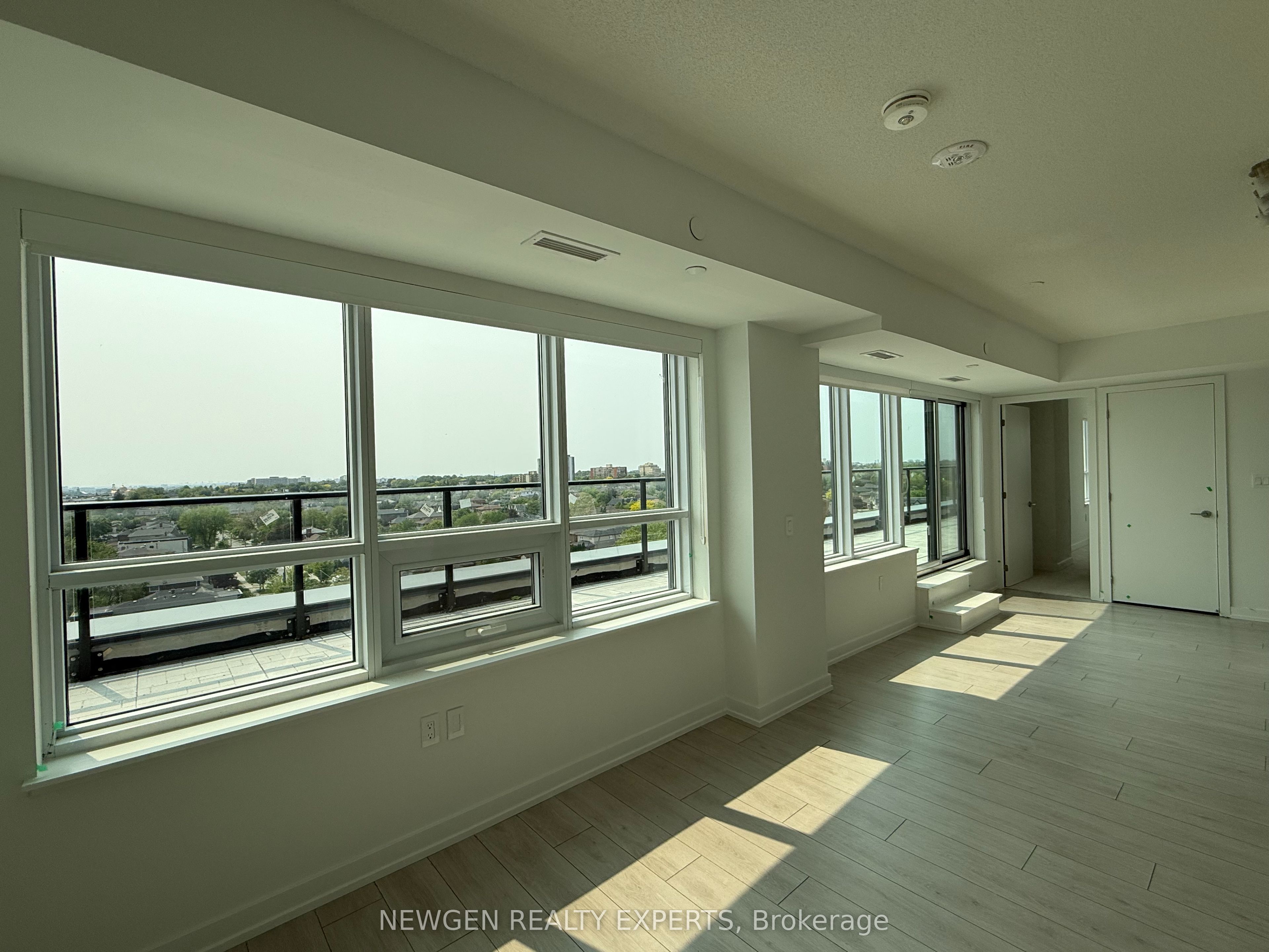 556 Marlee Avenue 912, Toronto, ON M6B 0B1 photo 5